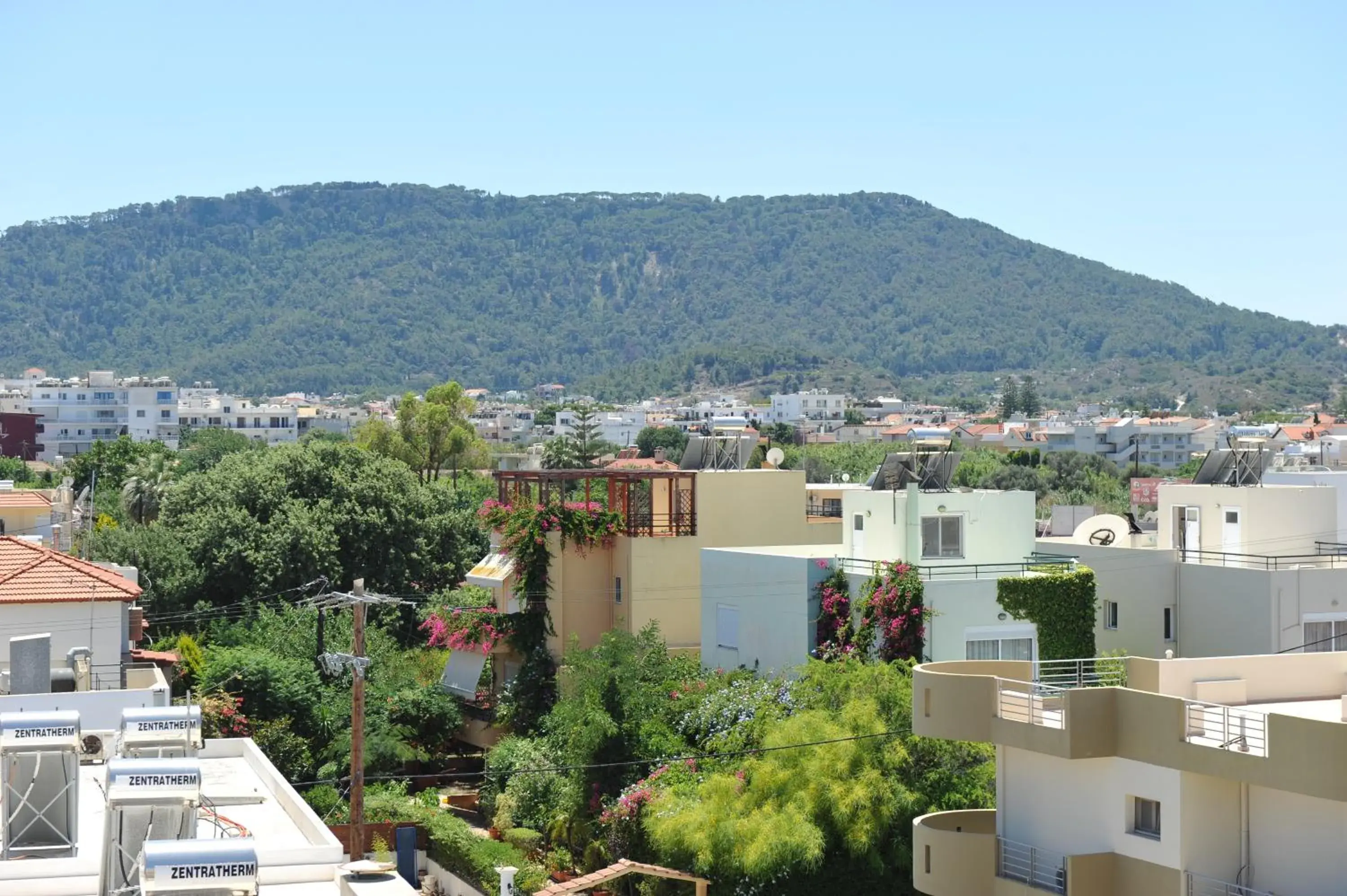 Mountain view in Heleni Beach Hotel Mountain view in Heleni Beach Hotel