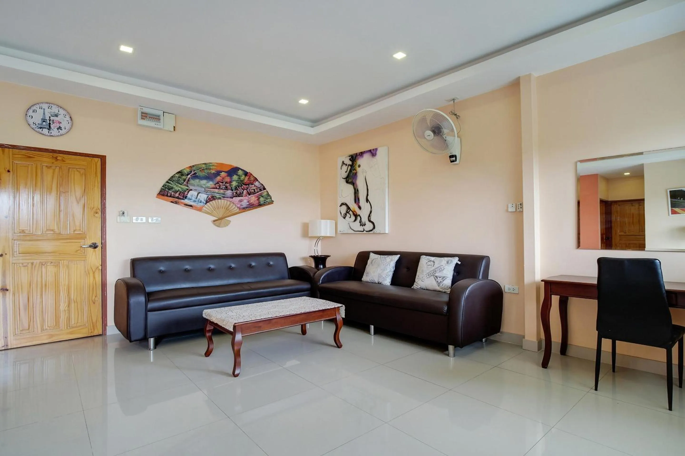 Living room in Patumnak Beach Guesthouse