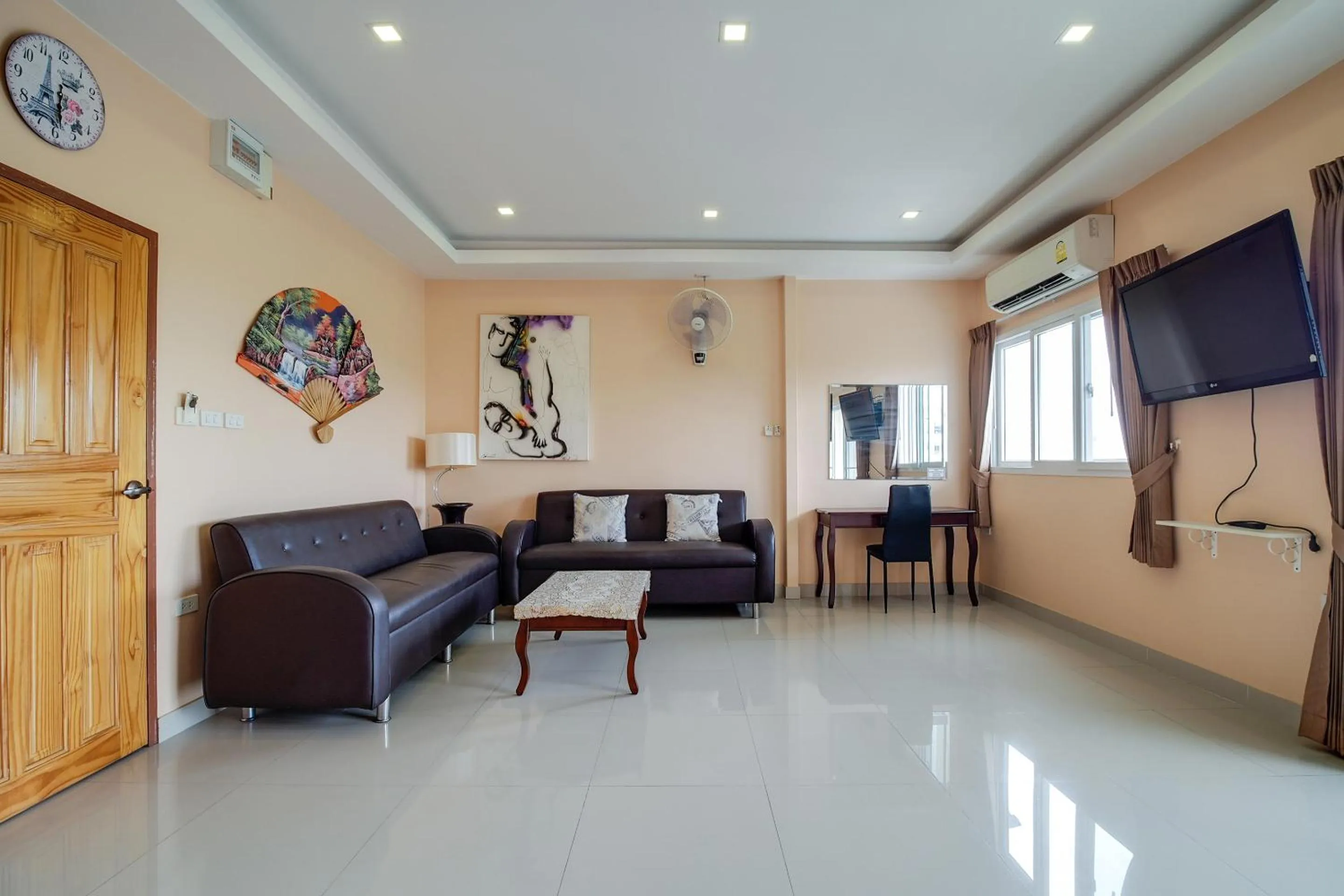 Living room in Patumnak Beach Guesthouse