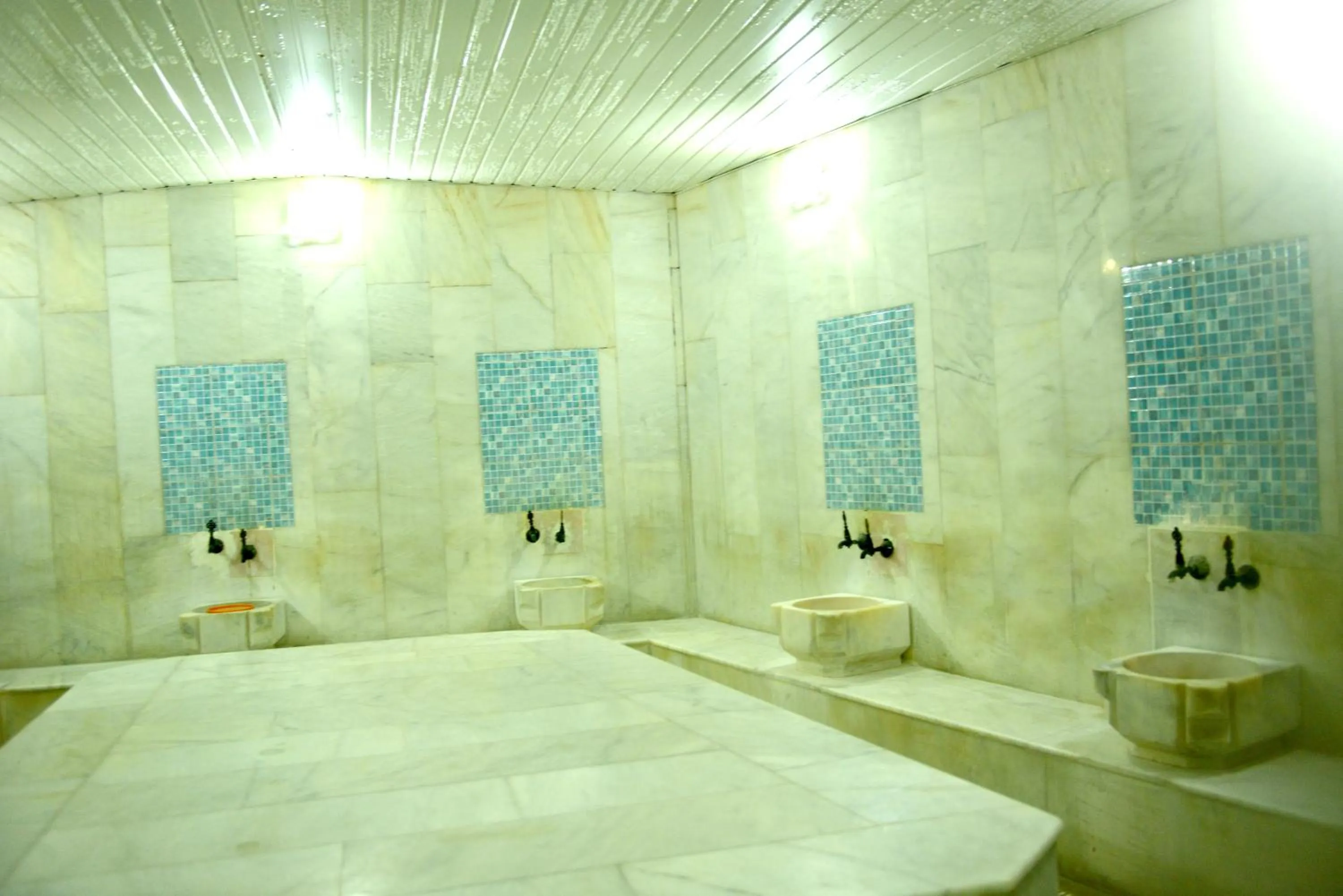 Public Bath in Kivrak Hotel