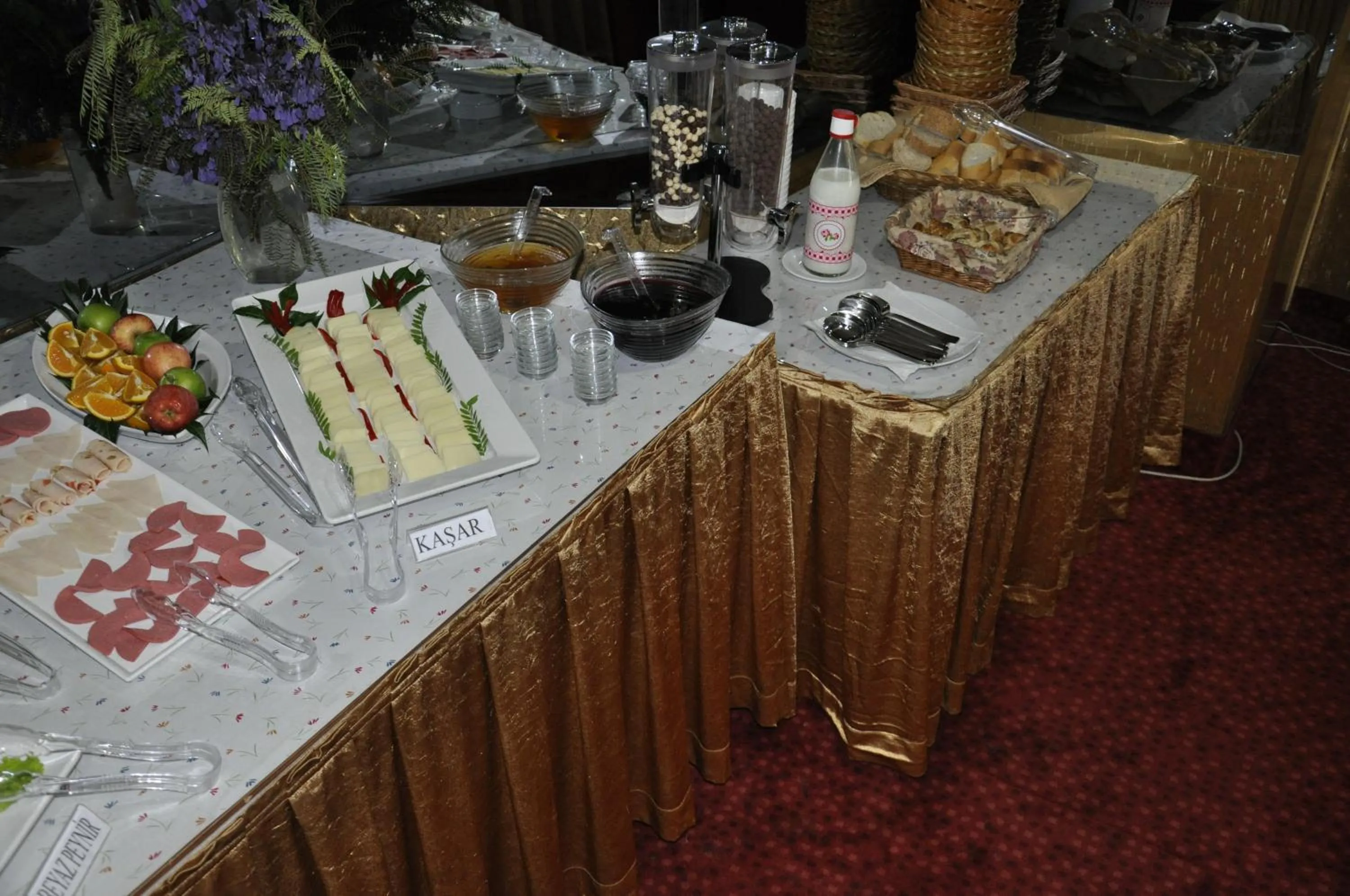 Food in Kivrak Hotel