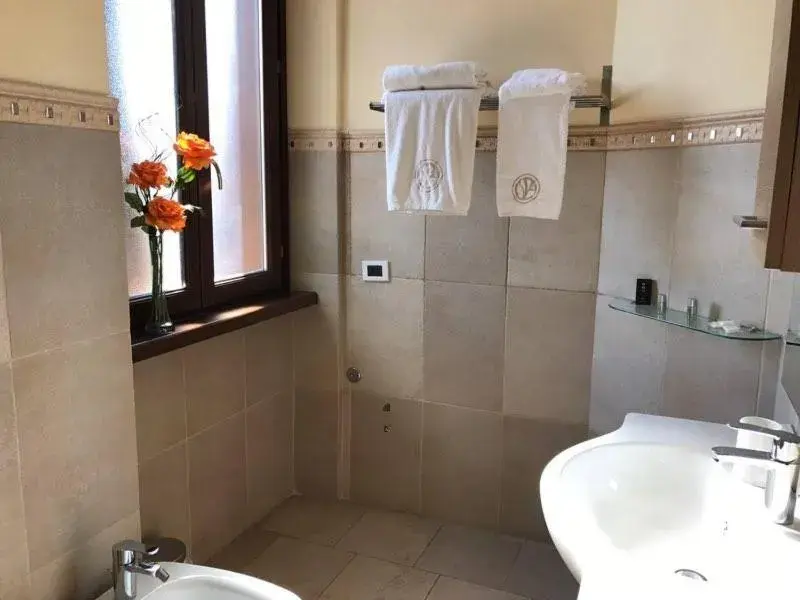 Large Double Room in Villa Tivoli Large Double Room in Villa Tivoli