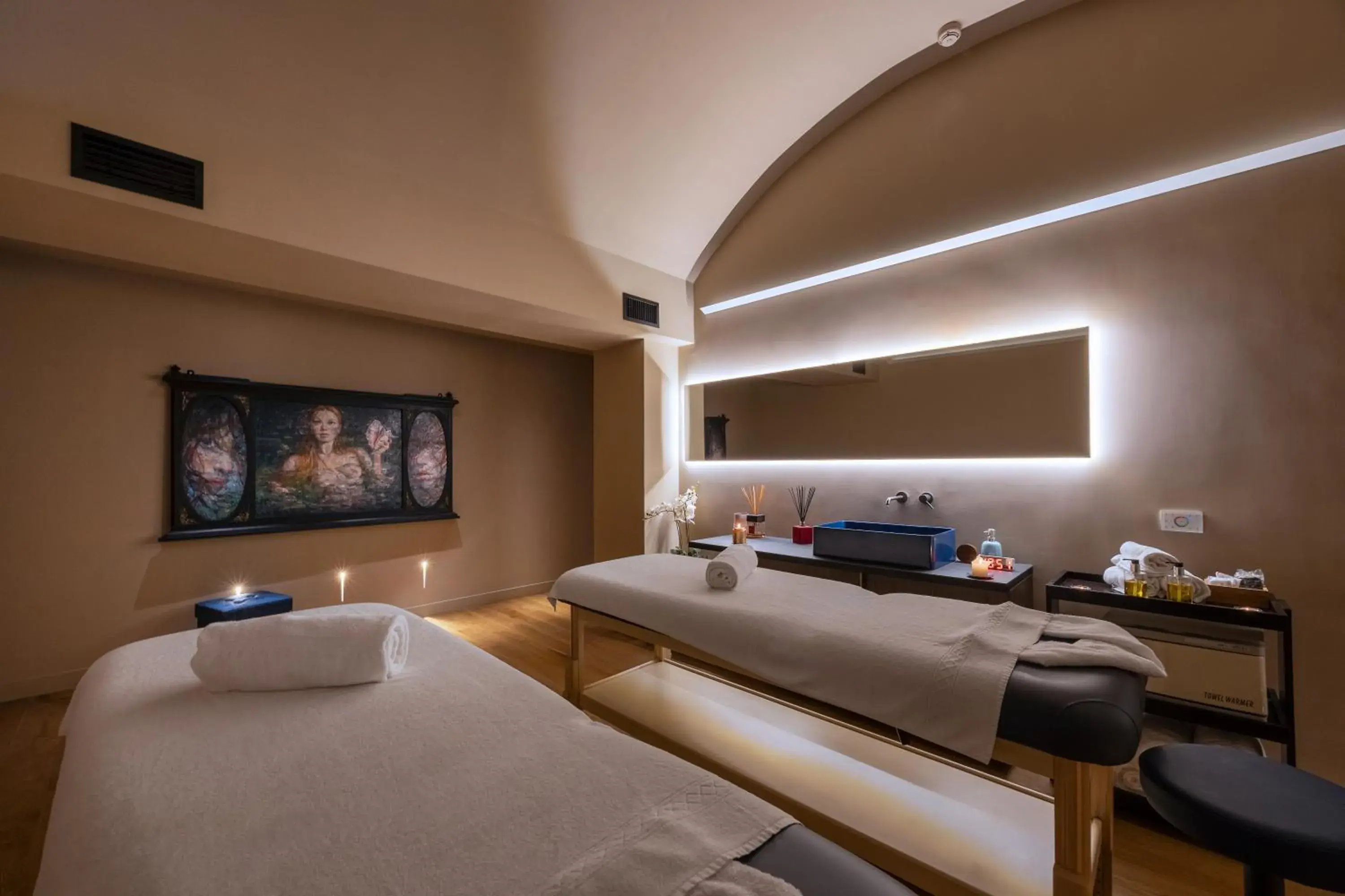 Bed in Palazzo Dama - Hotel & SPA - Preferred Hotels & Resorts Bed in Palazzo Dama - Hotel & SPA - Preferred Hotels & Resorts