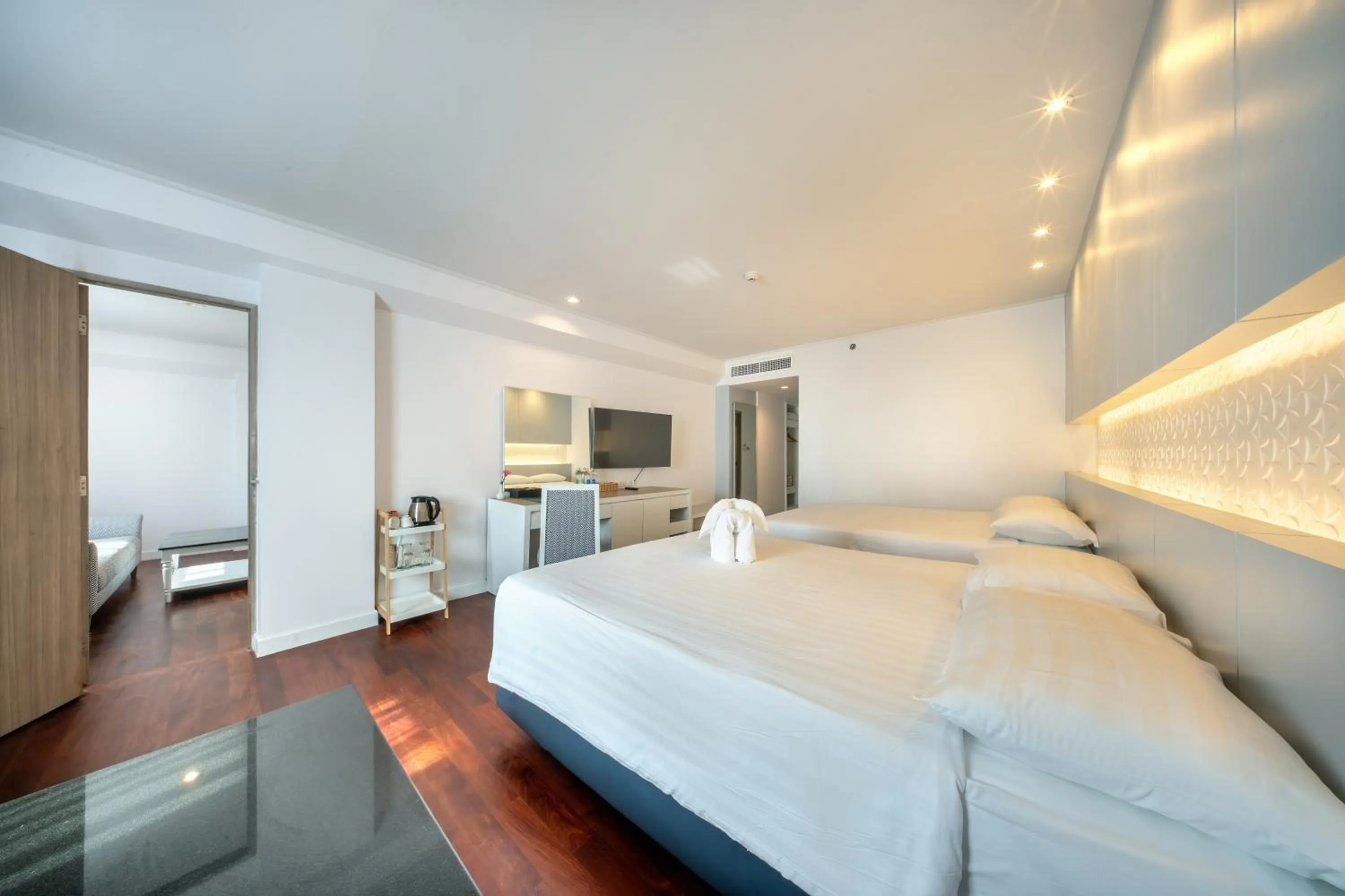 Bed in Jomtien Palm Beach Hotel & Resort - Family-Friendly