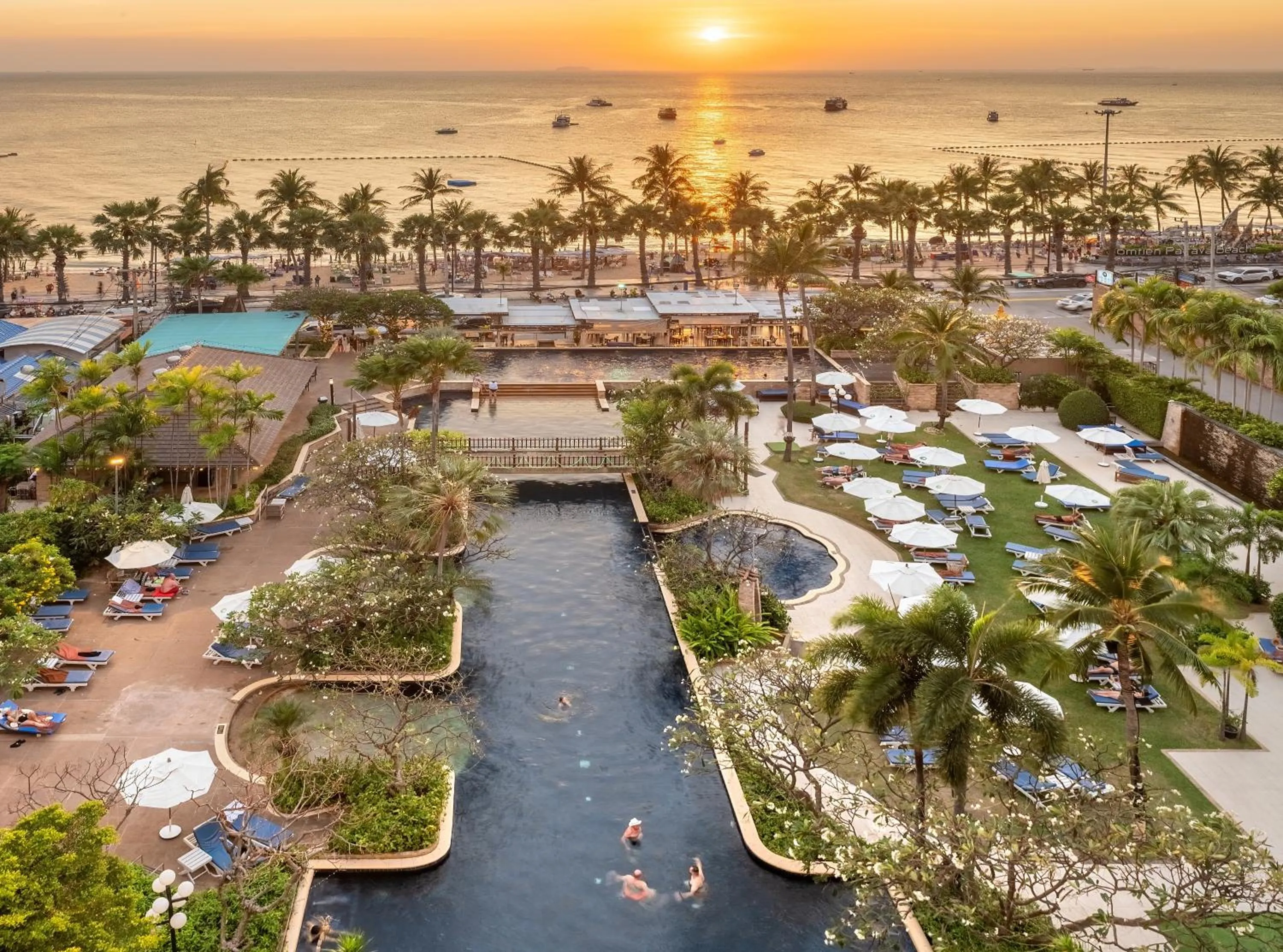 Natural landscape in Jomtien Palm Beach Hotel & Resort - Family-Friendly