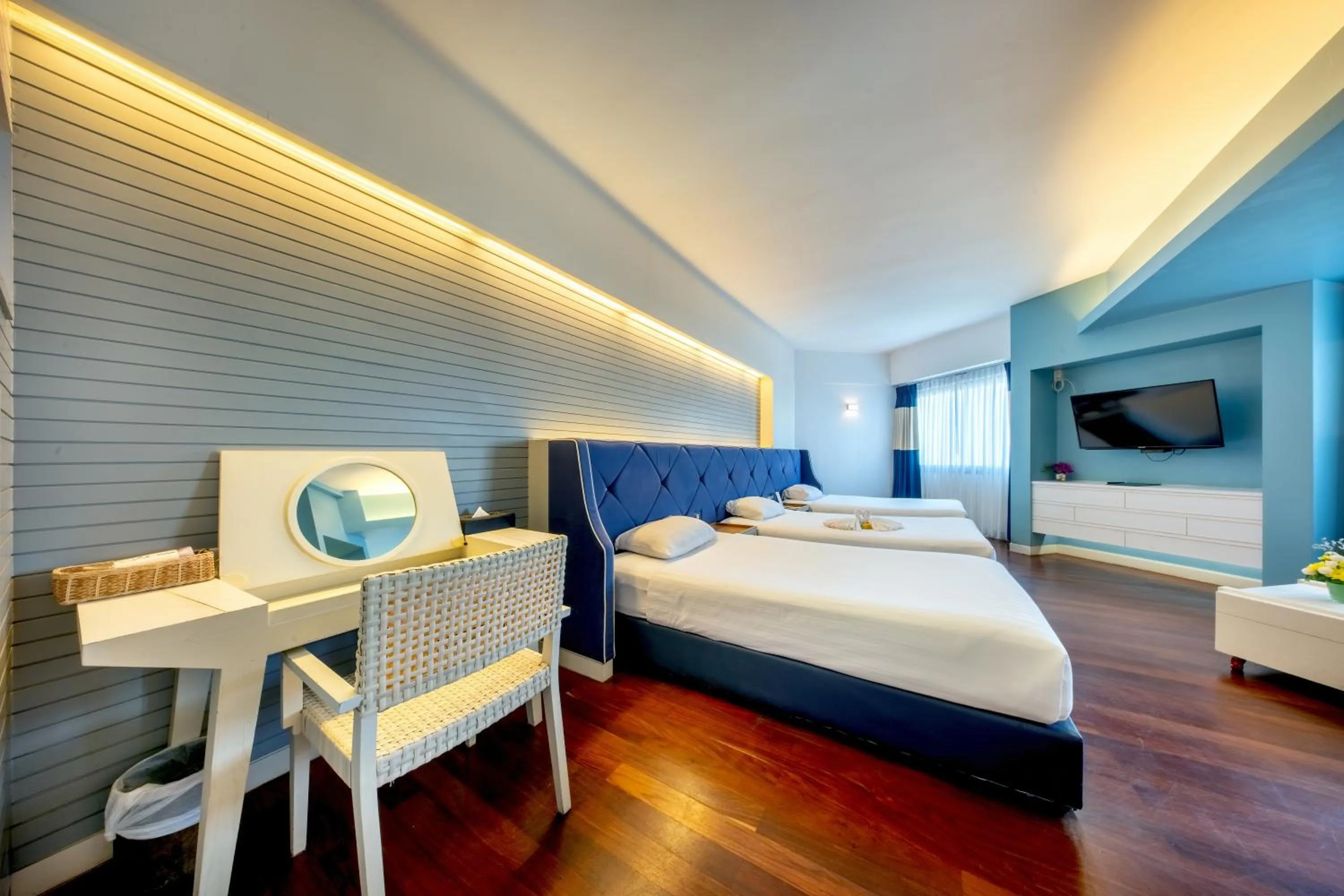 Bed in Jomtien Palm Beach Hotel & Resort - Family-Friendly