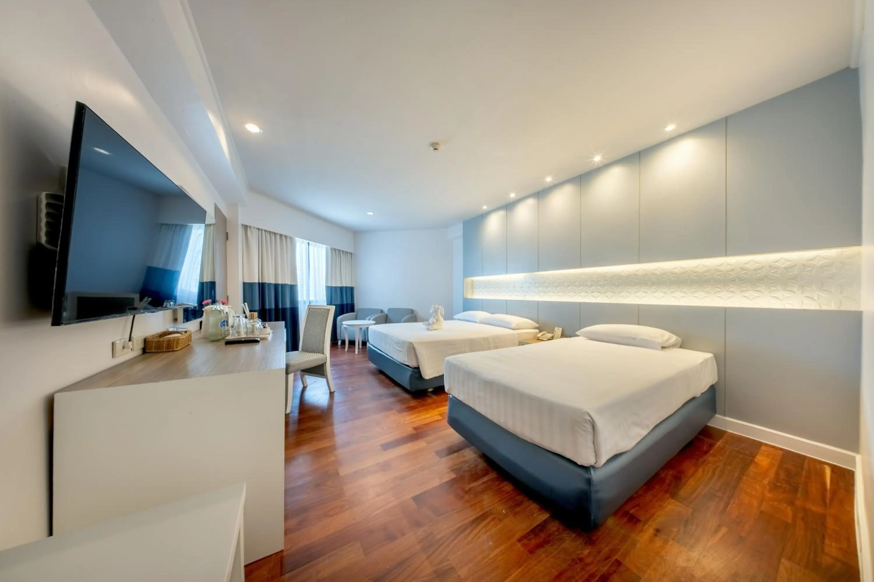 Bed in Jomtien Palm Beach Hotel & Resort - Family-Friendly