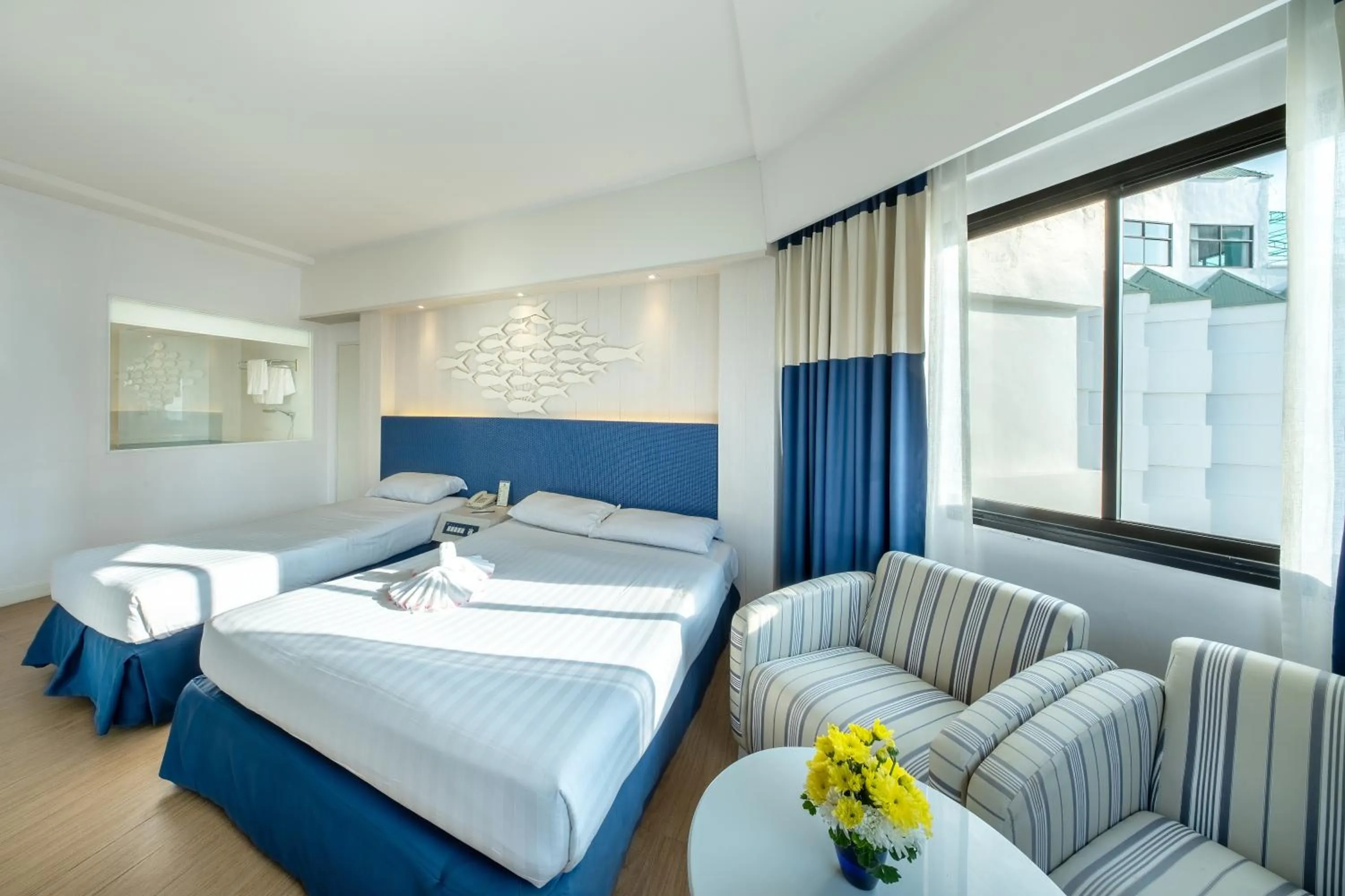 Bed in Jomtien Palm Beach Hotel and Resort