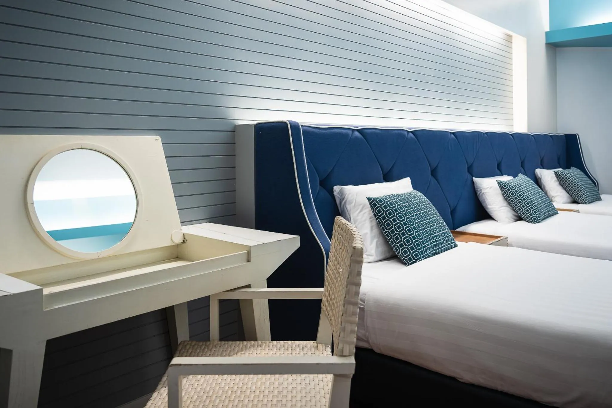 Bed in Jomtien Palm Beach Hotel and Resort