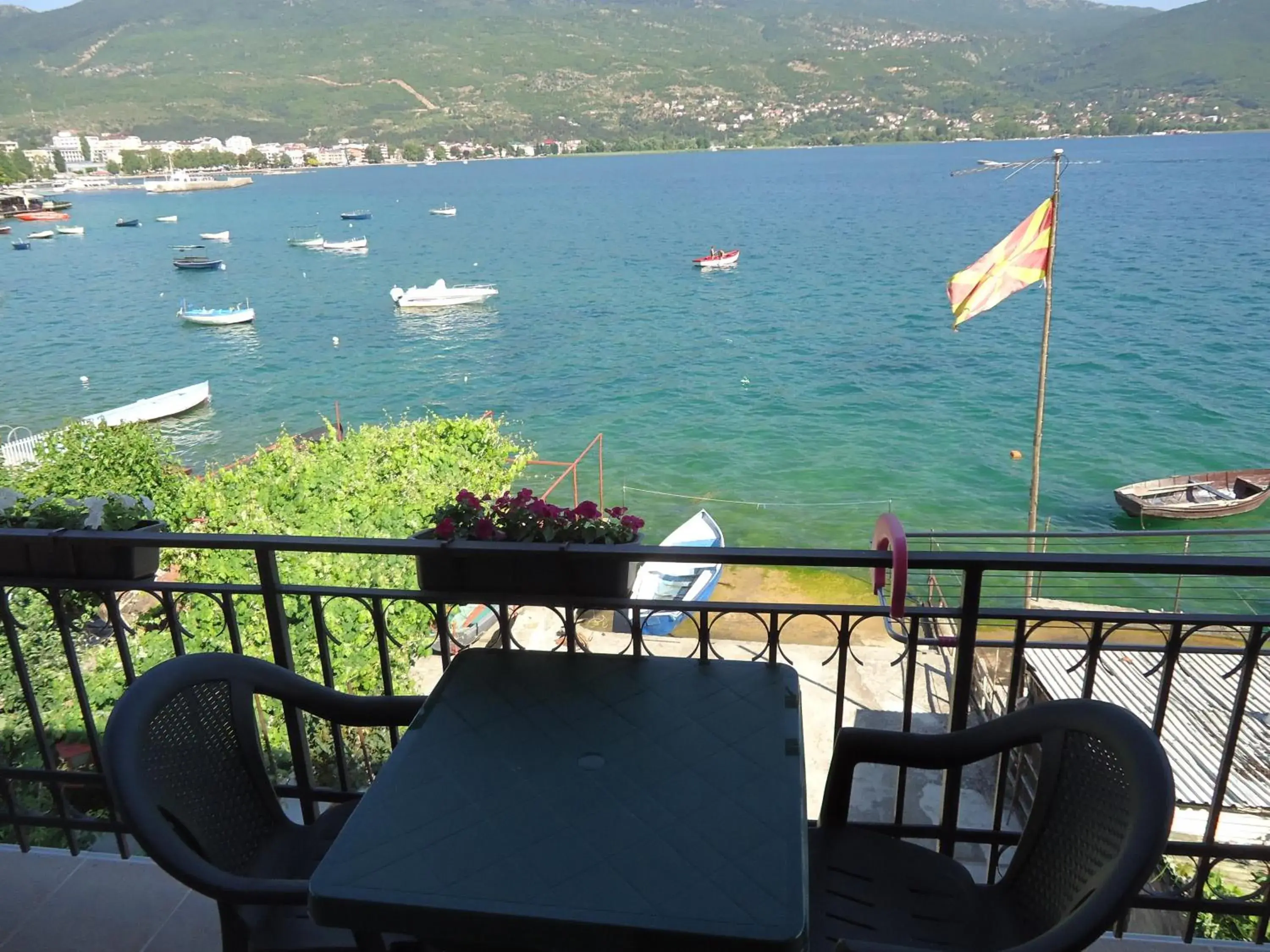 Studio Apartment with Lake View in Beachfront Apartments Grunche Studio Apartment with Lake View in Beachfront Apartments Grunche