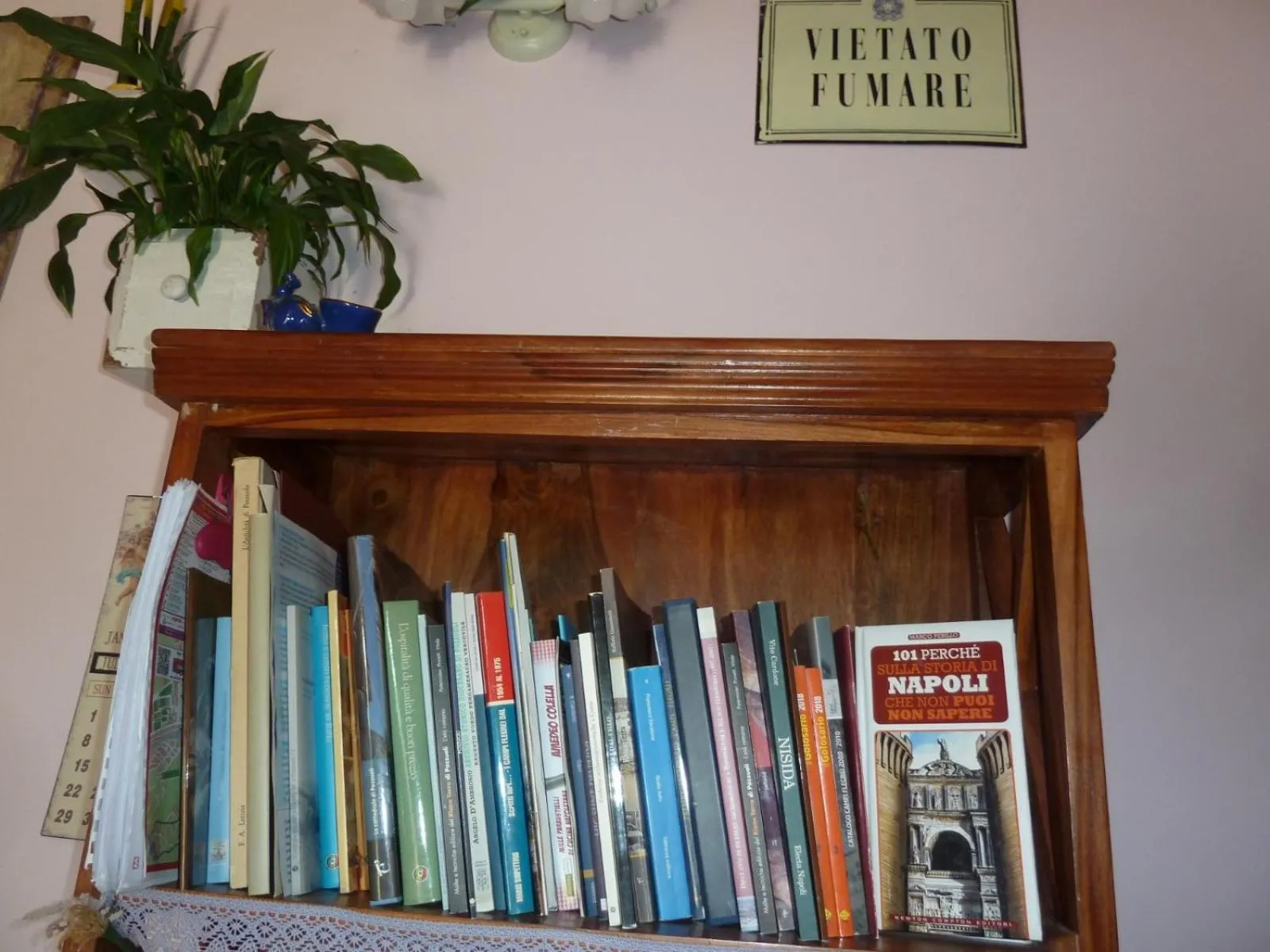 Library in 'O Chalet