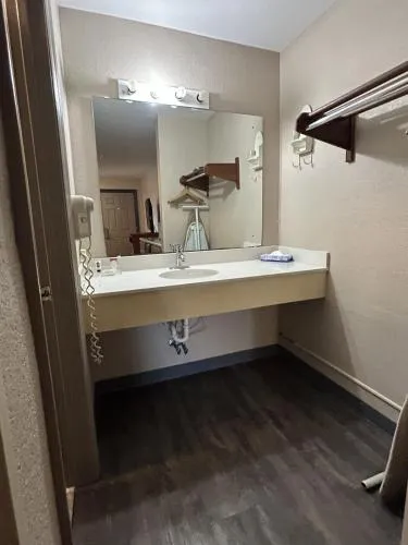 Lodge Inn Extended Stay