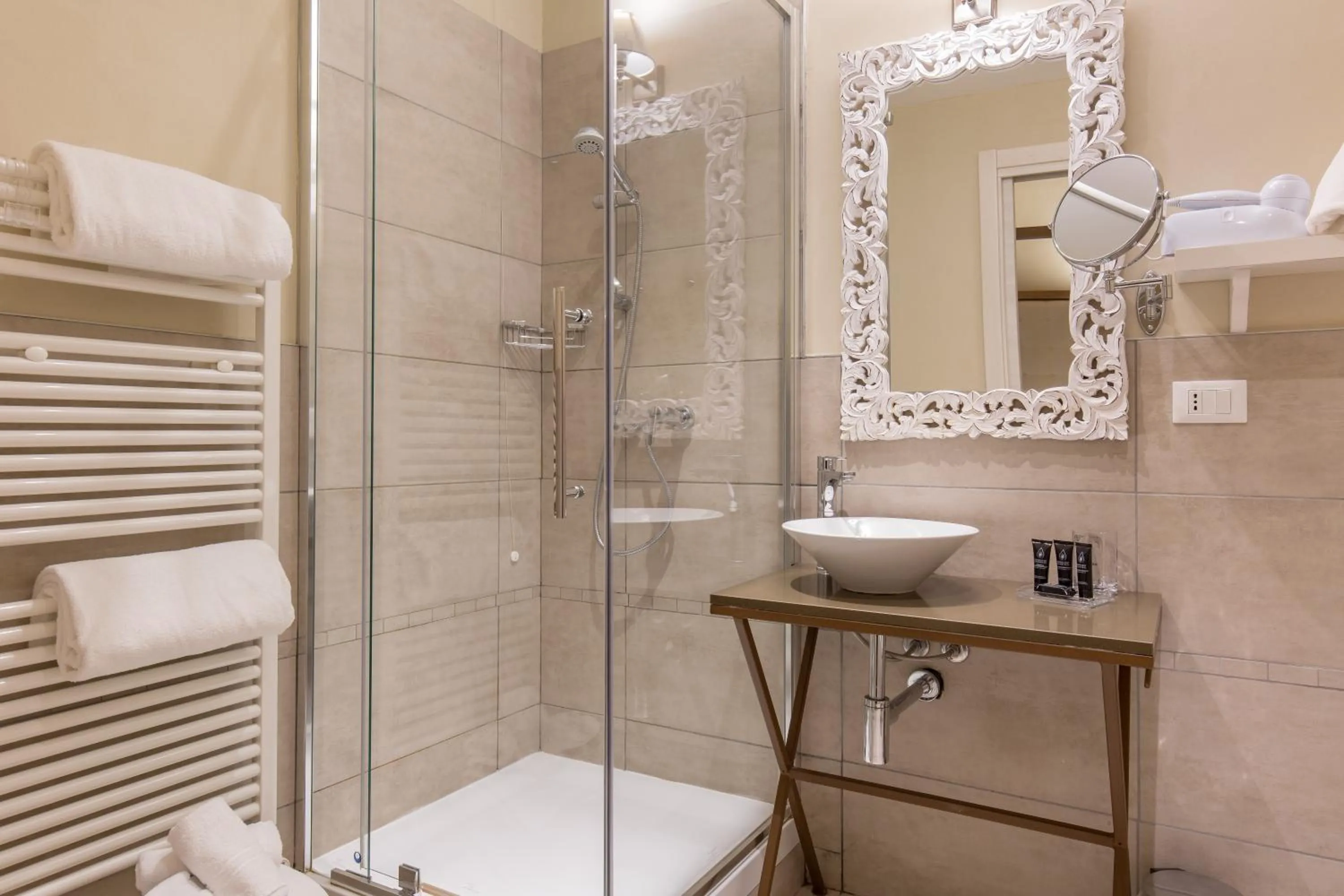 Shower in Residenza Bonifacio - Adults Only