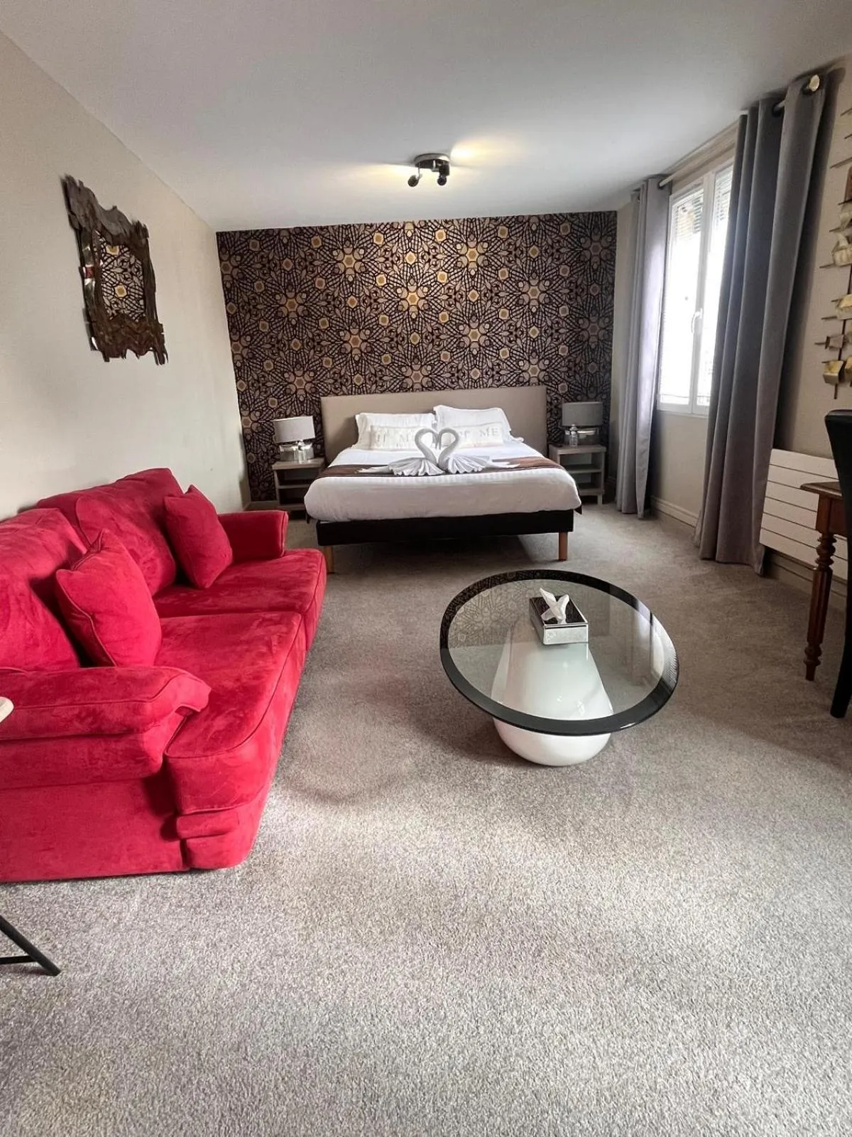 Bed in Hôtel L'Univers