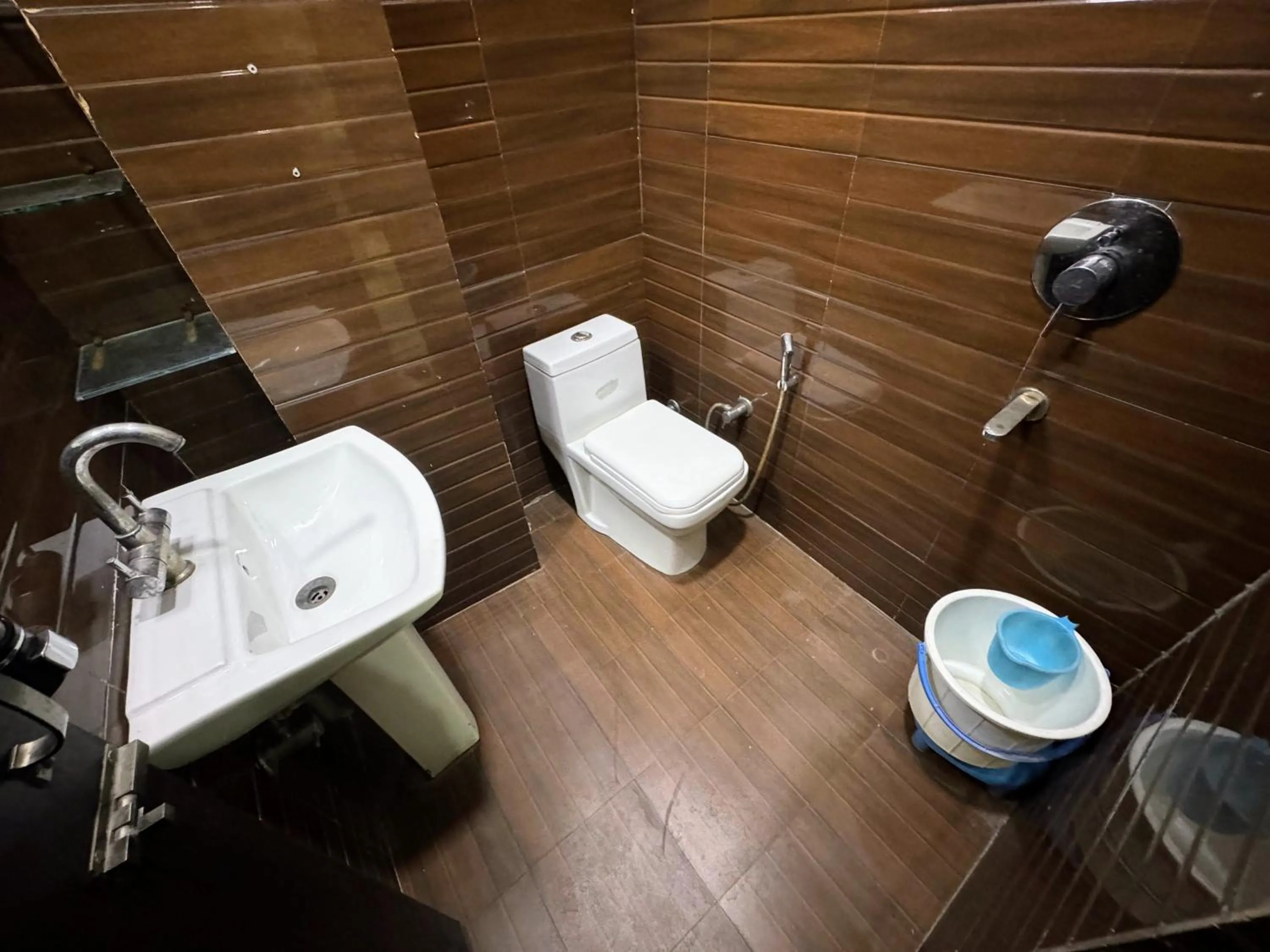 Shower in Backpacker's Nest