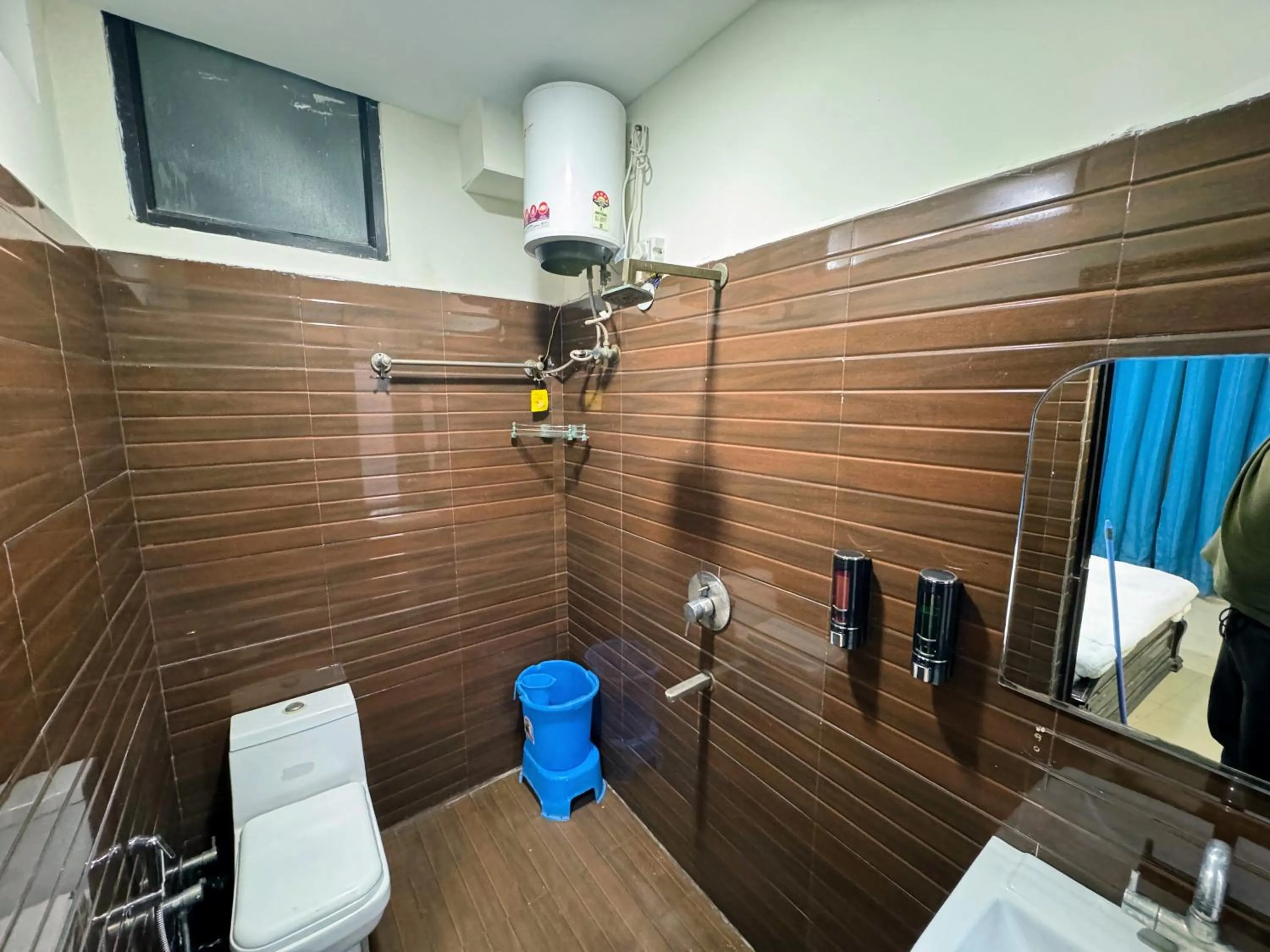 Shower in Backpacker's Nest