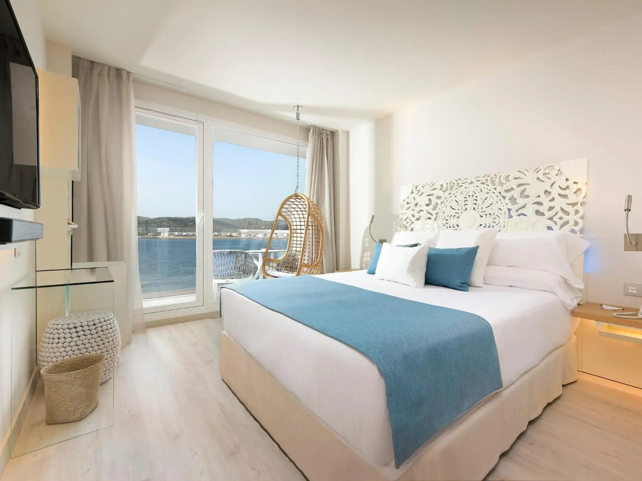 Bed in Amàre Beach Hotel Ibiza - Adults Recommended Bed in Amàre Beach Hotel Ibiza - Adults Recommended