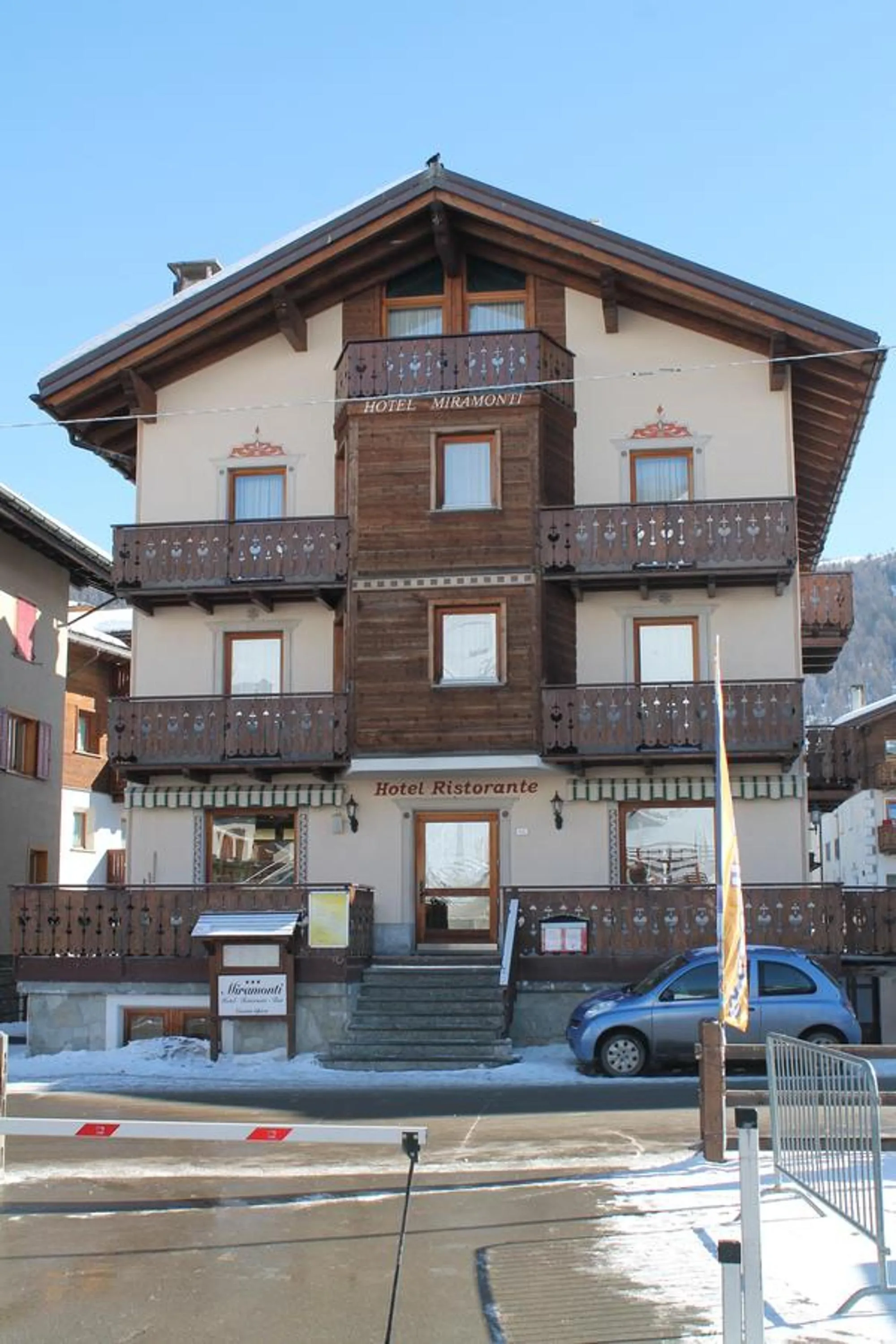 Facade/entrance in Hotel Miramonti