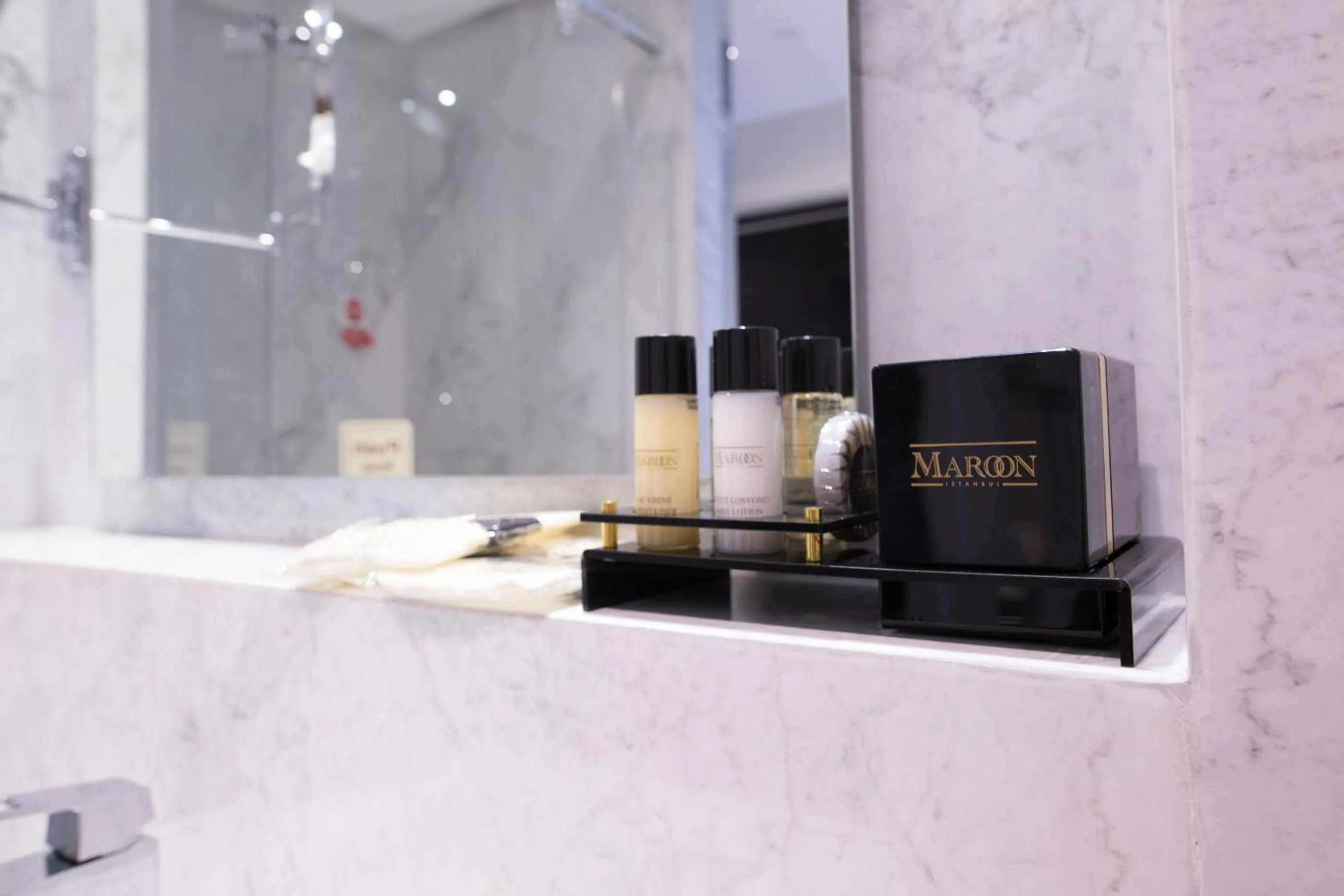 Bathroom in Maroon Hotel Pera