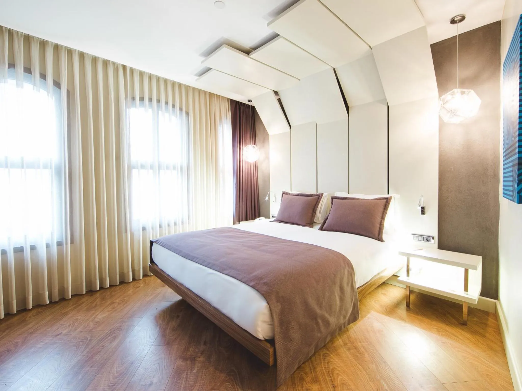 Bed in Maroon Hotel Pera