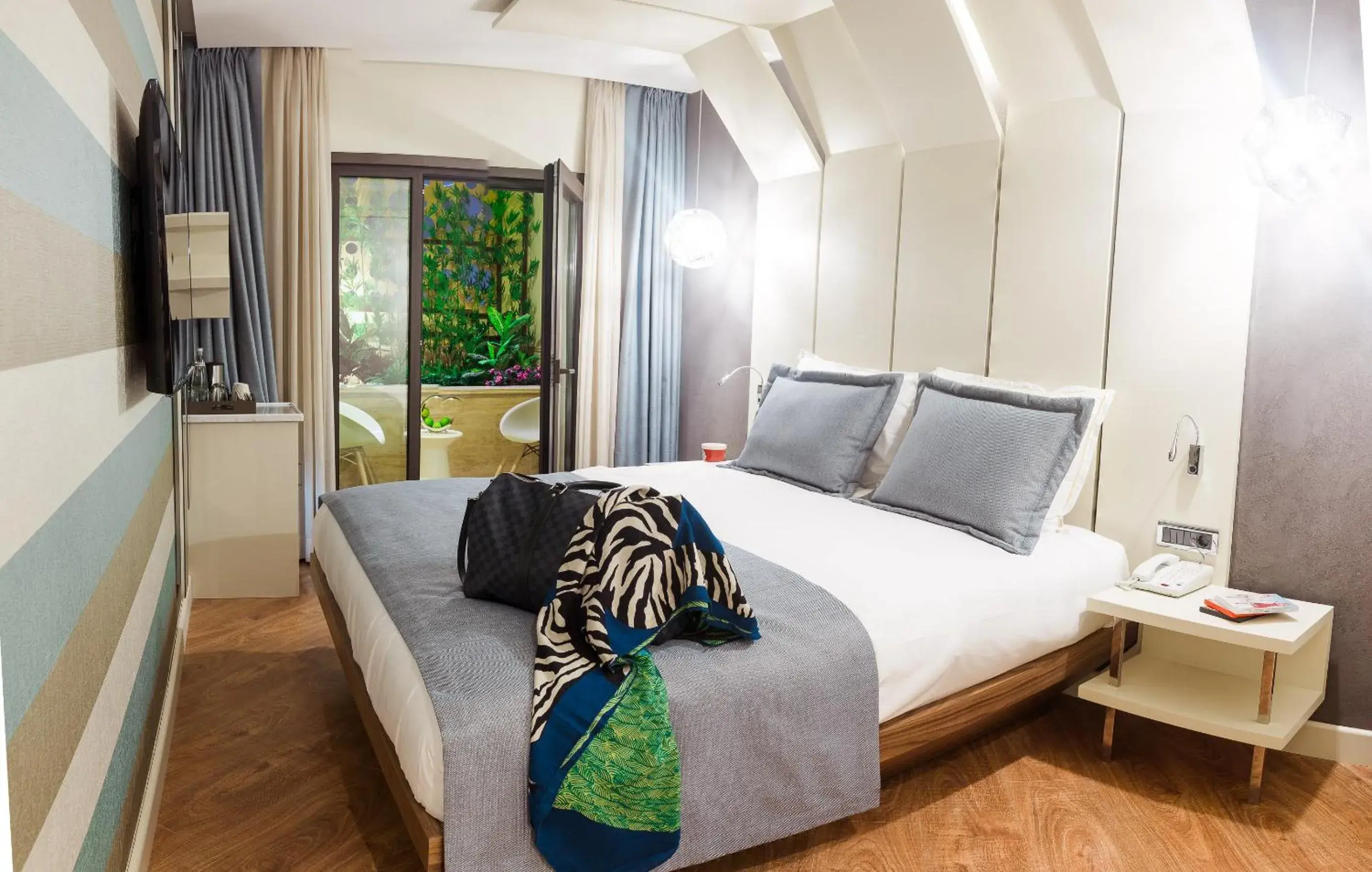 Photo of the whole room, Bed in Maroon Hotel Pera Photo of the whole room, Bed in Maroon Hotel Pera