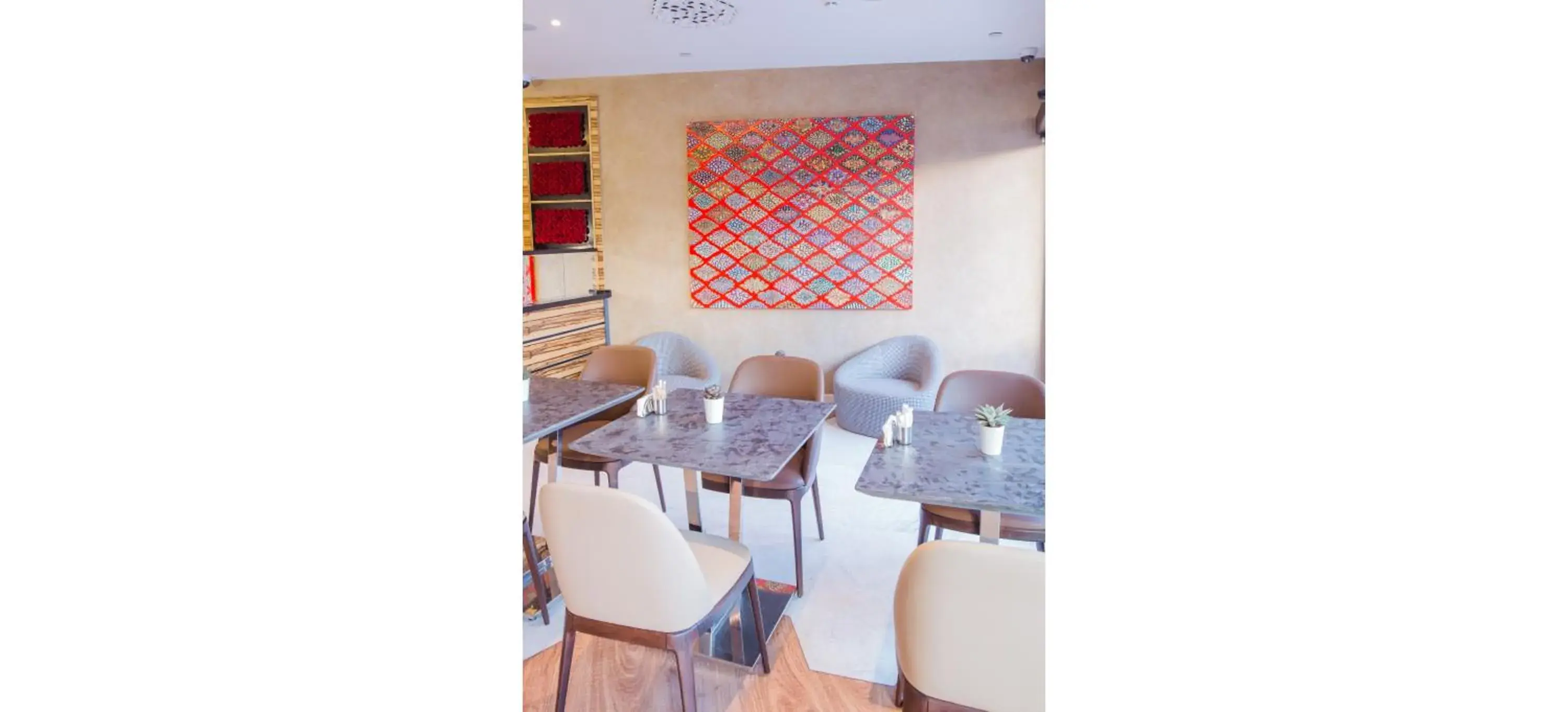 Restaurant/places to eat in Maroon Hotel Pera Restaurant/places to eat in Maroon Hotel Pera