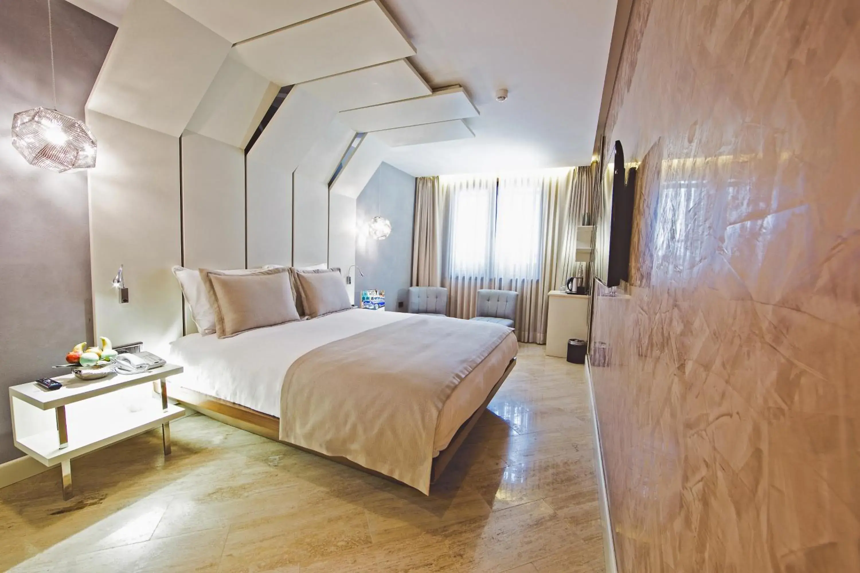 Photo of the whole room, Bed in Maroon Hotel Pera Photo of the whole room, Bed in Maroon Hotel Pera