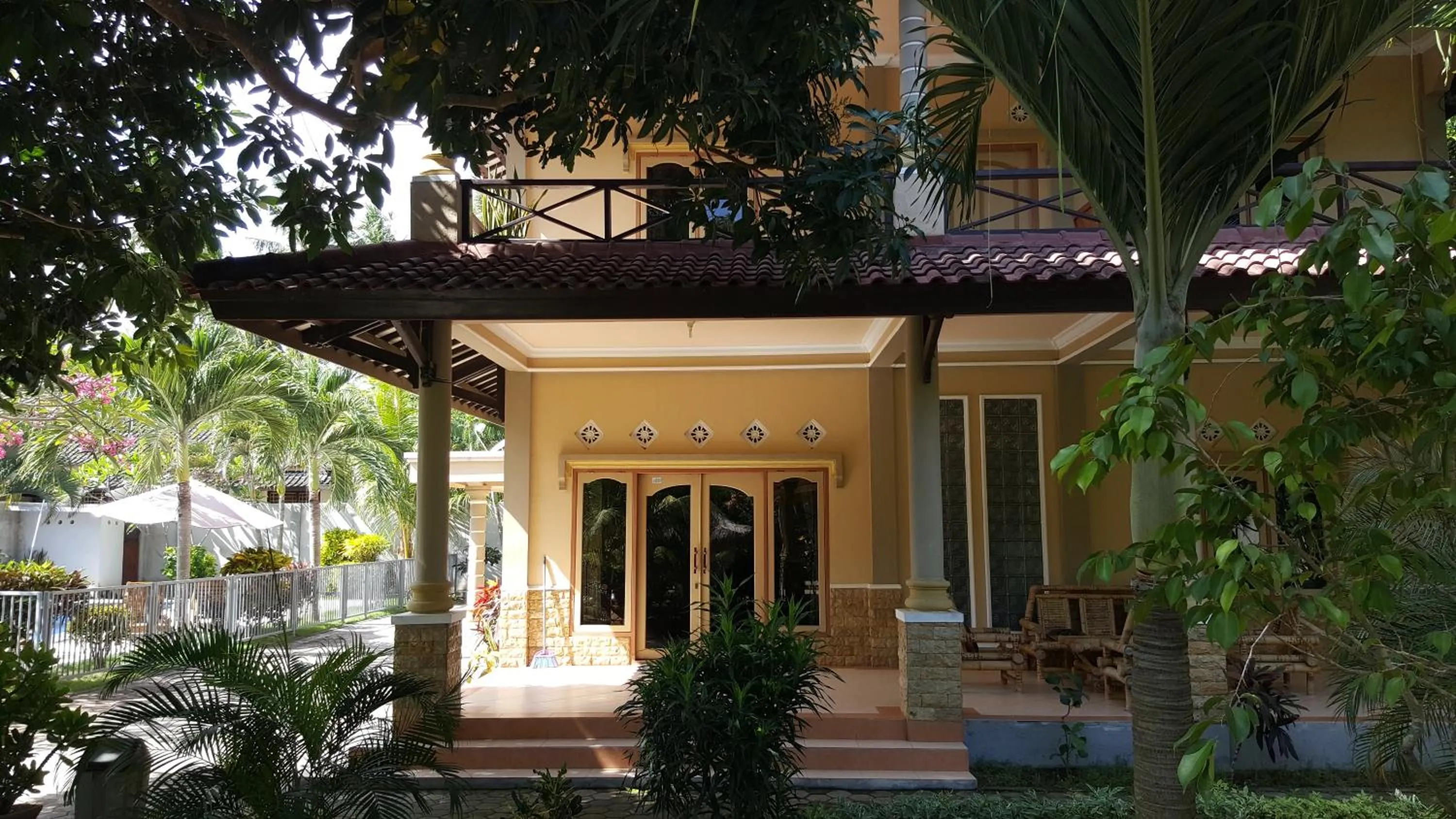 Property building in Sari Inn Kuta Lombok