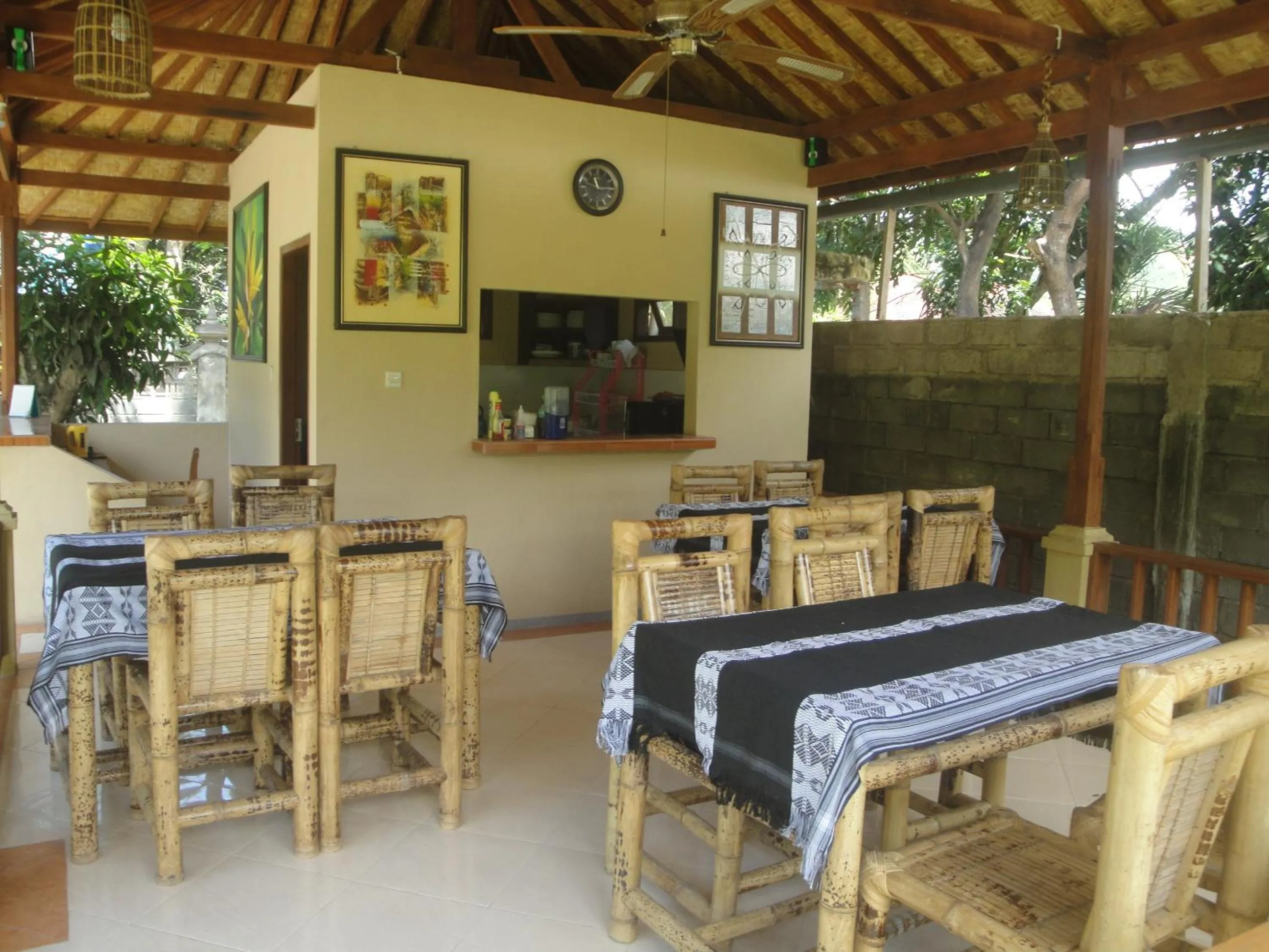 Restaurant/places to eat in Sari Inn Kuta Lombok