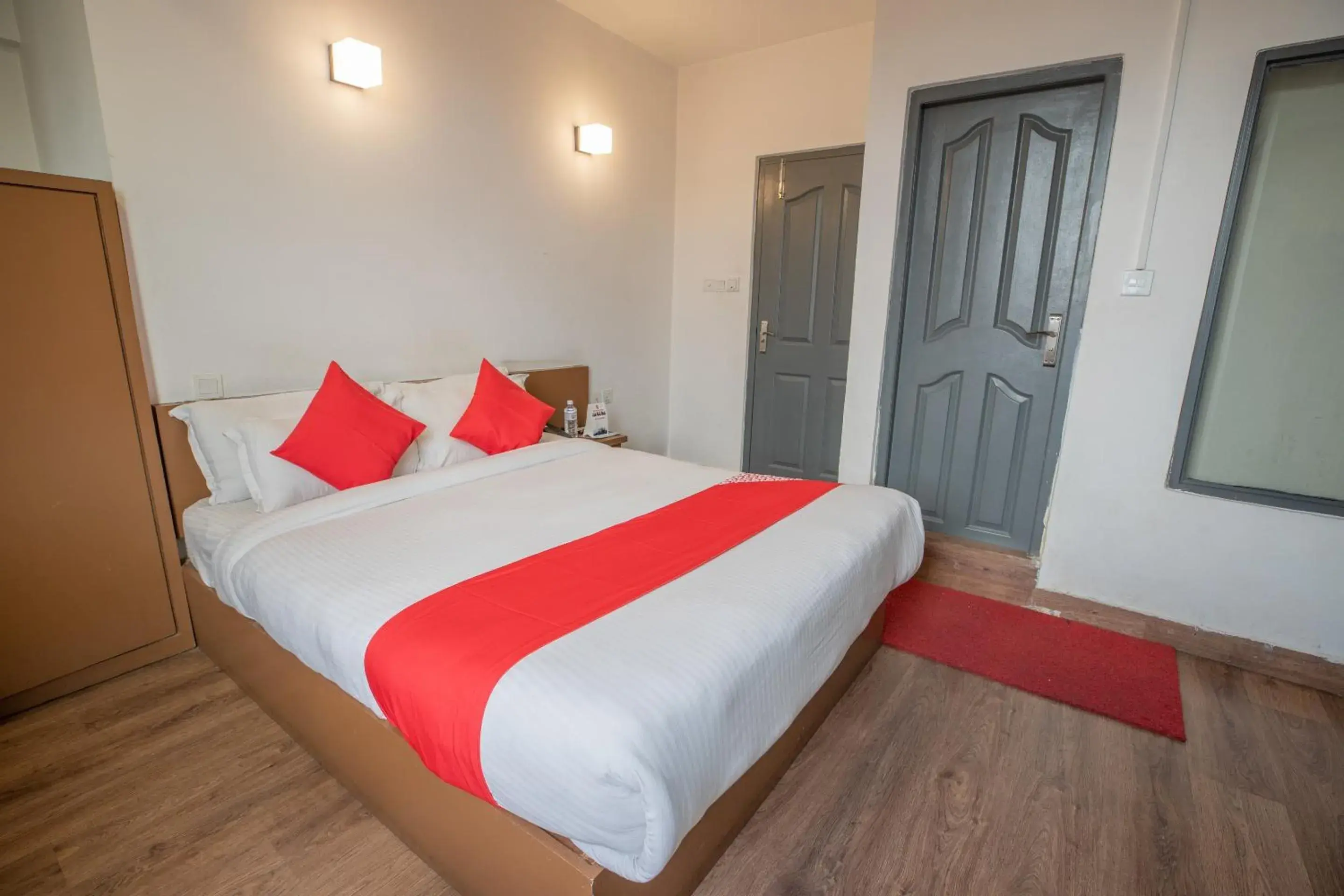 Deluxe Double Room - single occupancy in OYO 123 Hotel Prince Plaza Deluxe Double Room - single occupancy in OYO 123 Hotel Prince Plaza