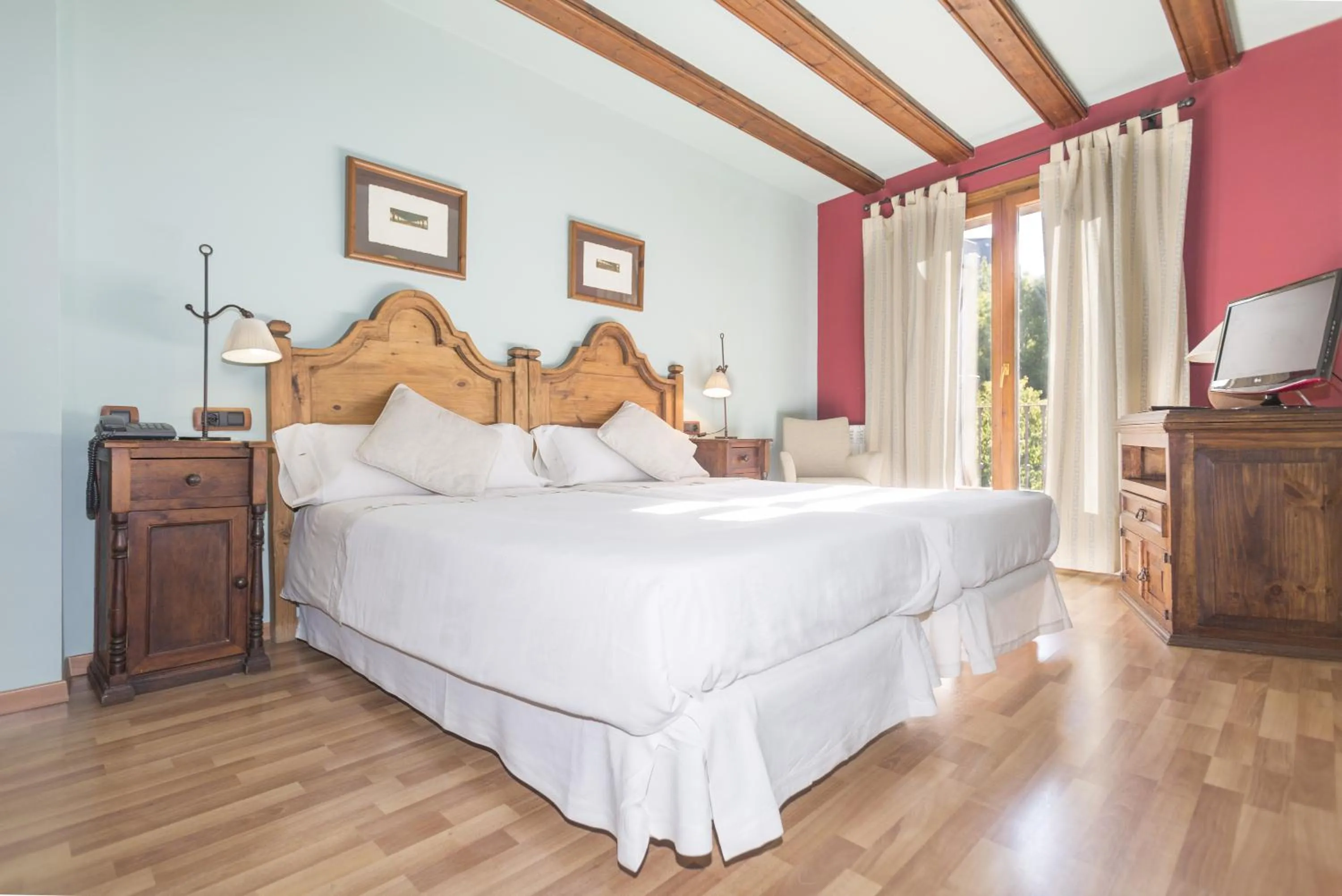 Photo of the whole room, Bed in Hotel Casa Cornel