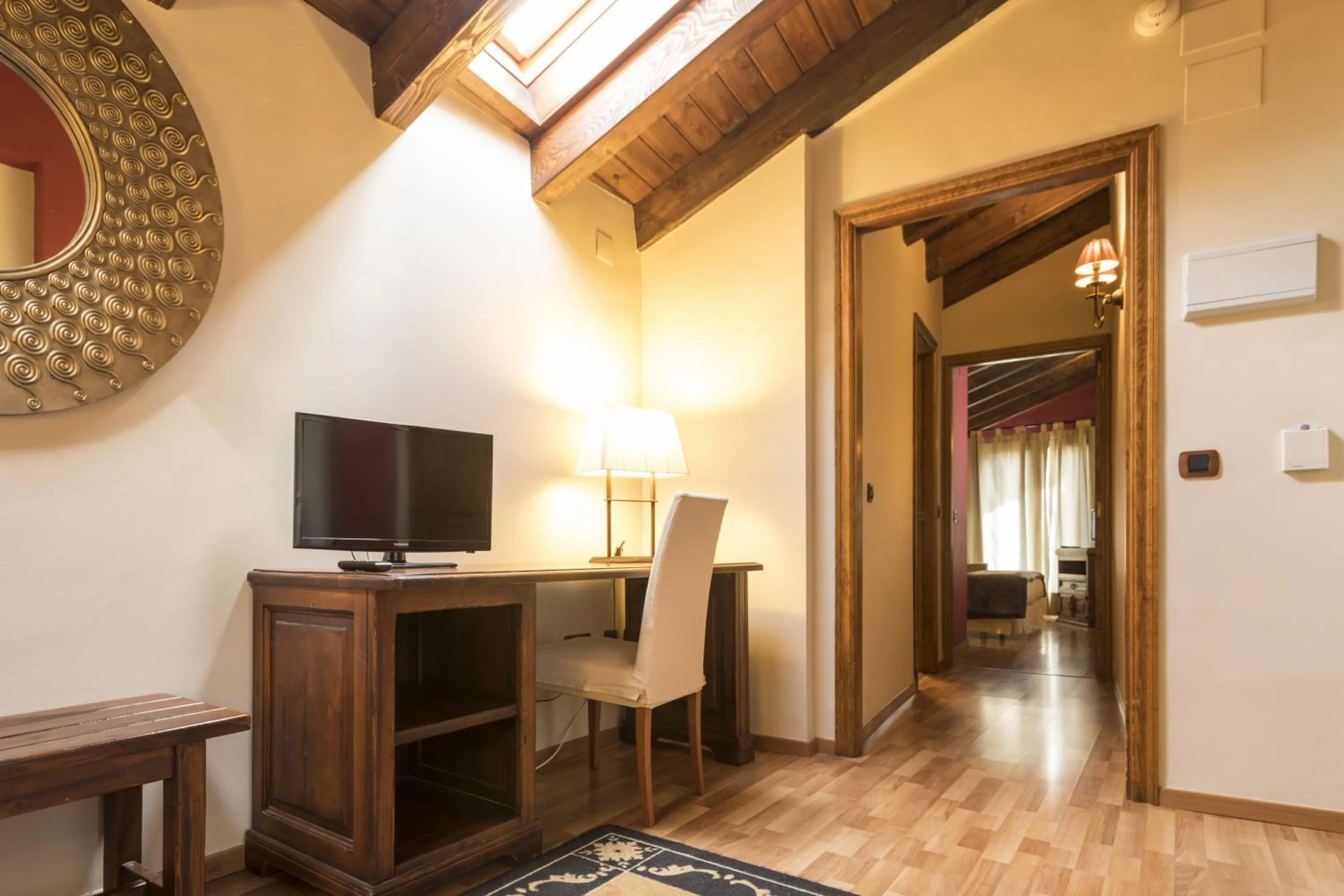 Communal lounge/ TV room in Hotel Casa Cornel