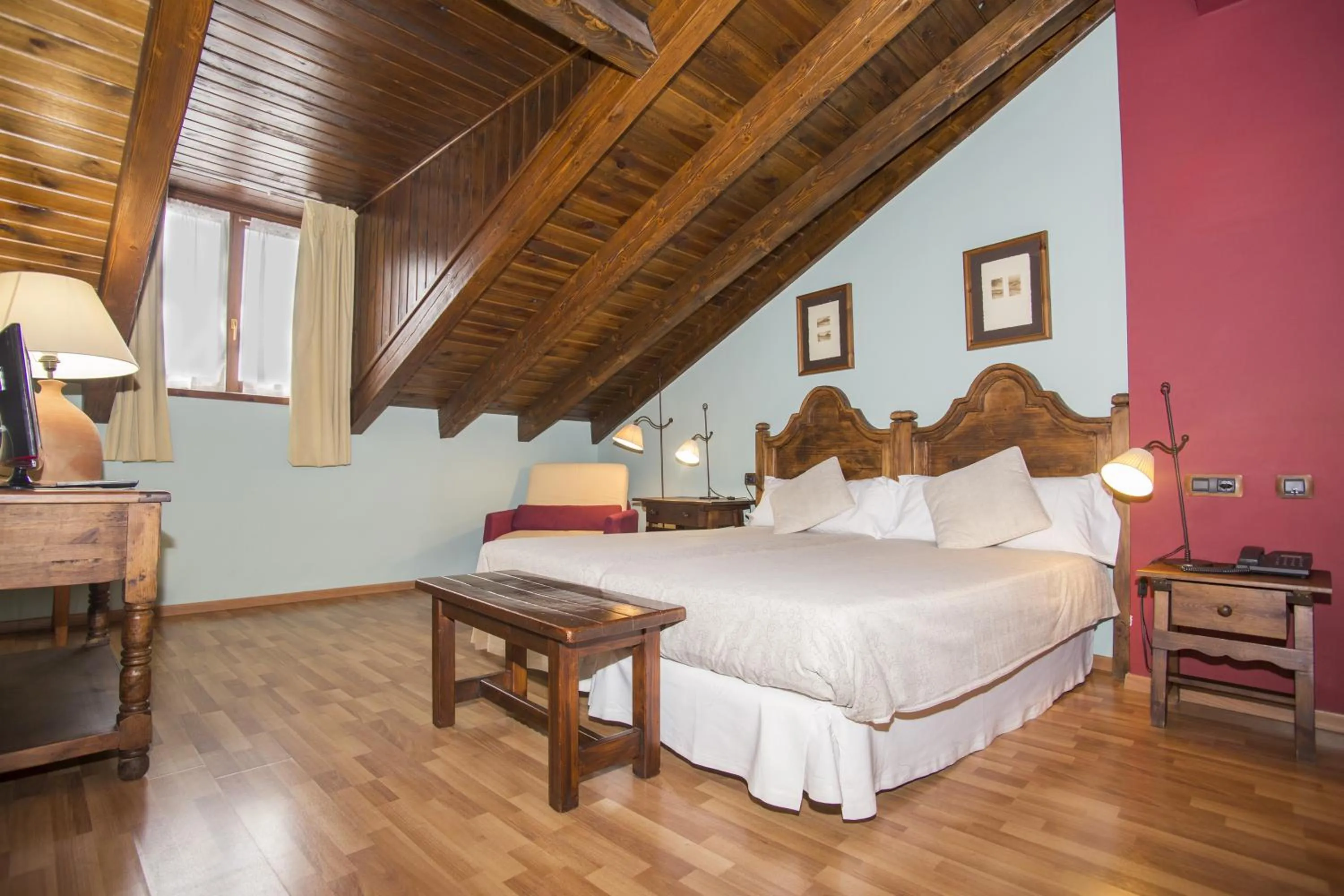 Photo of the whole room, Bed in Hotel Casa Cornel