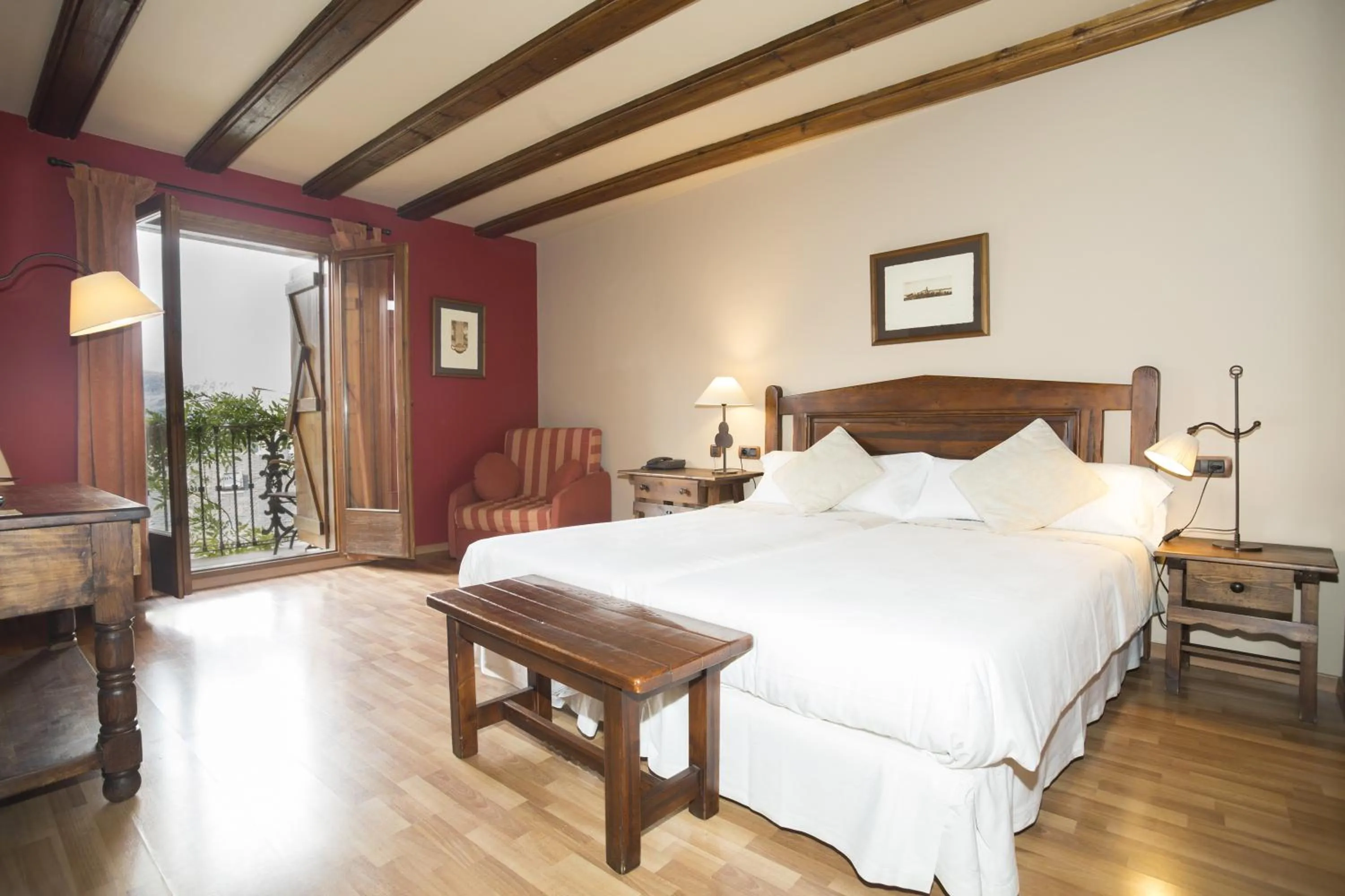 Balcony/Terrace, Bed in Hotel Casa Cornel