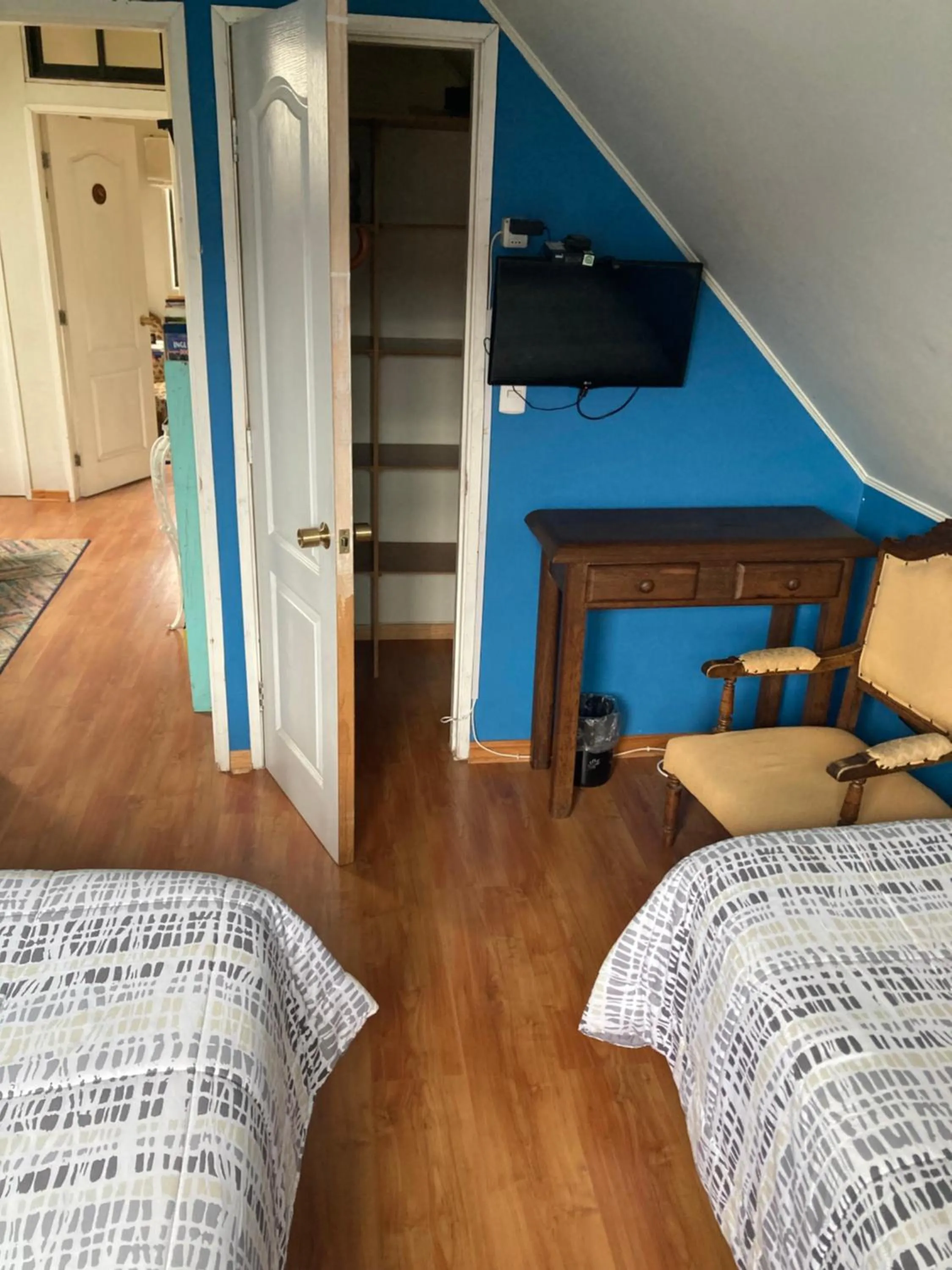 Bedroom, Bed in Hospedaje El Roble, Puerto Varas