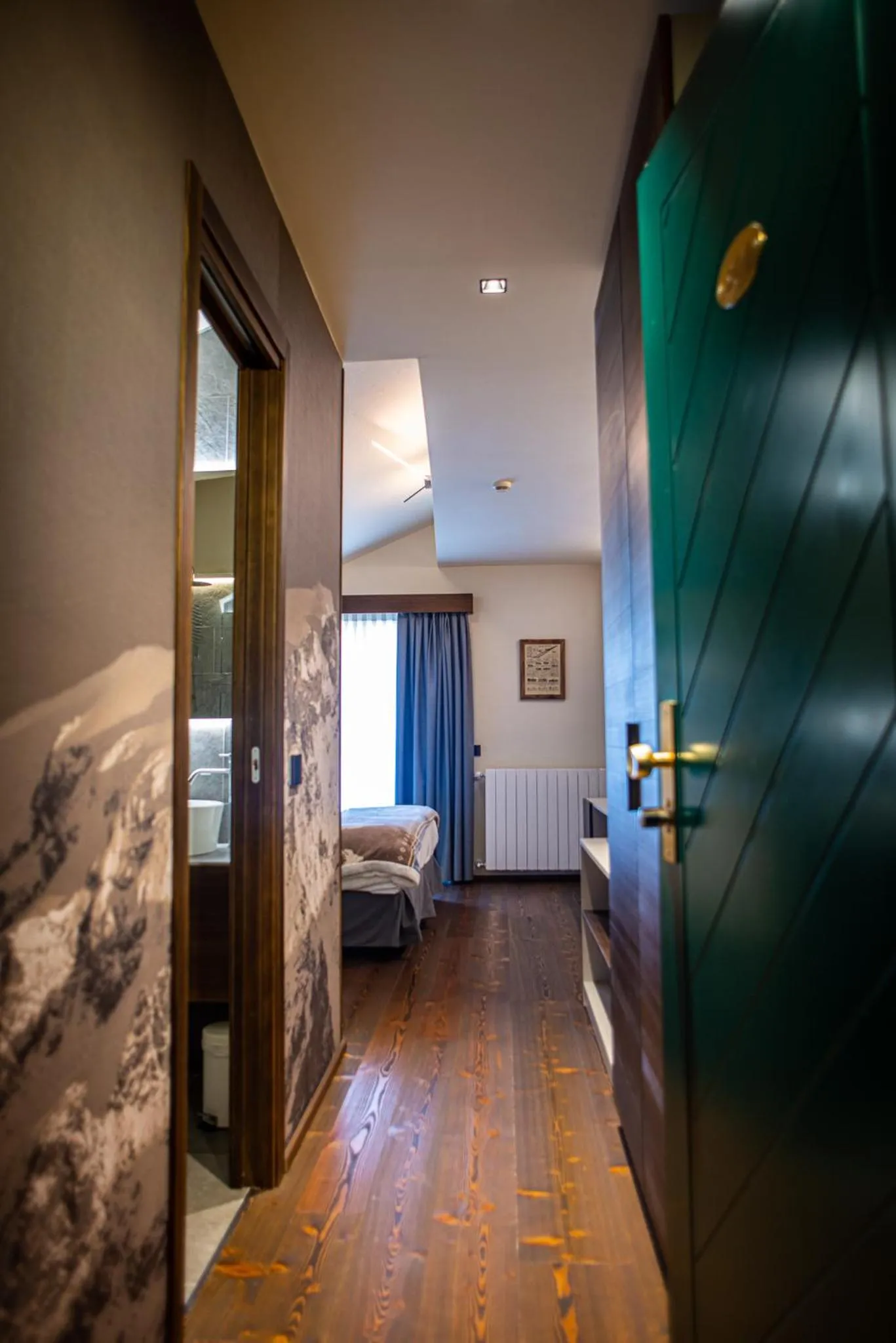 Photo of the whole room, Bed in Hotel De Champoluc