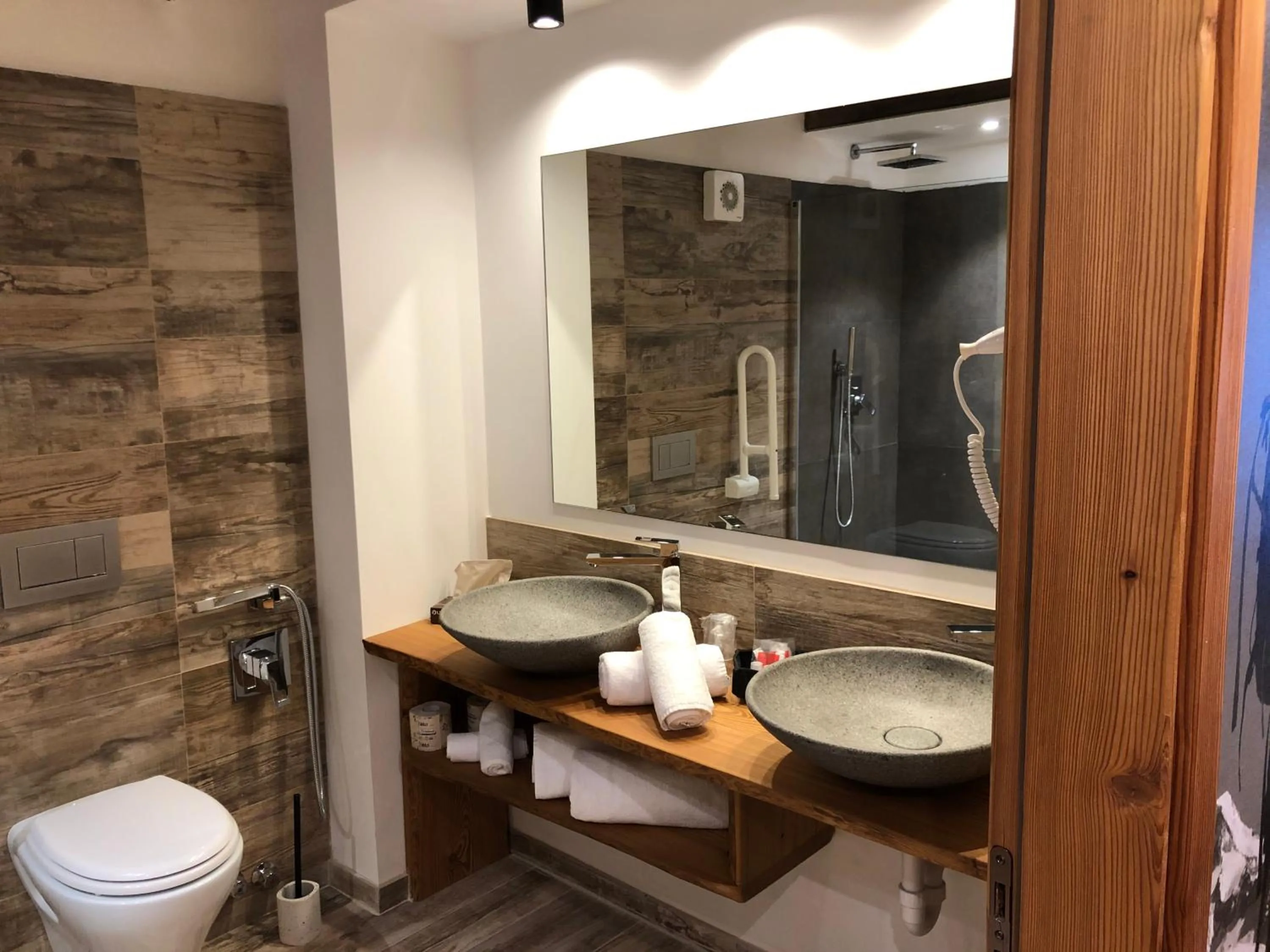 Bathroom in Hotel De Champoluc