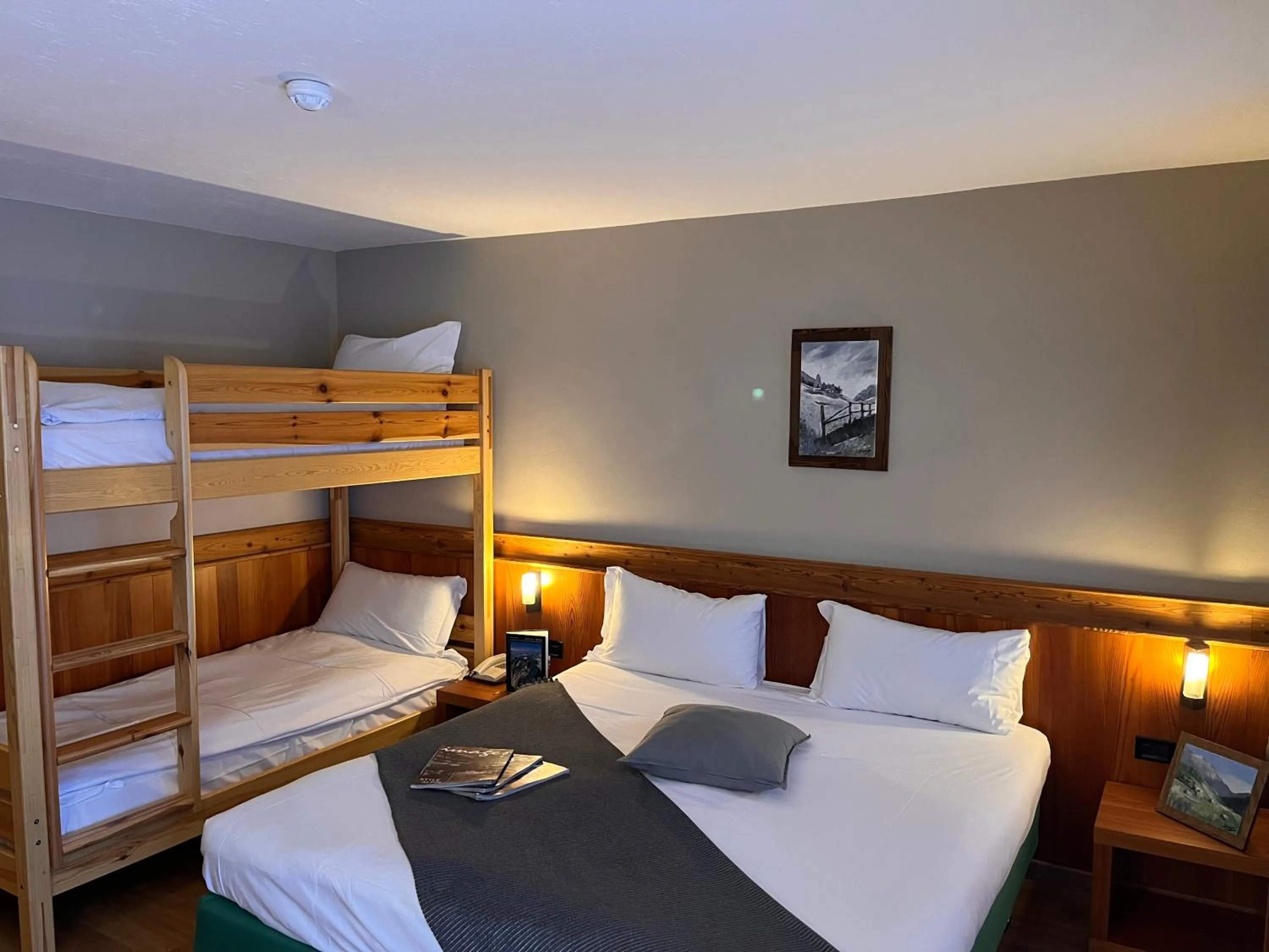 Bedroom, Bed in Hotel De Champoluc