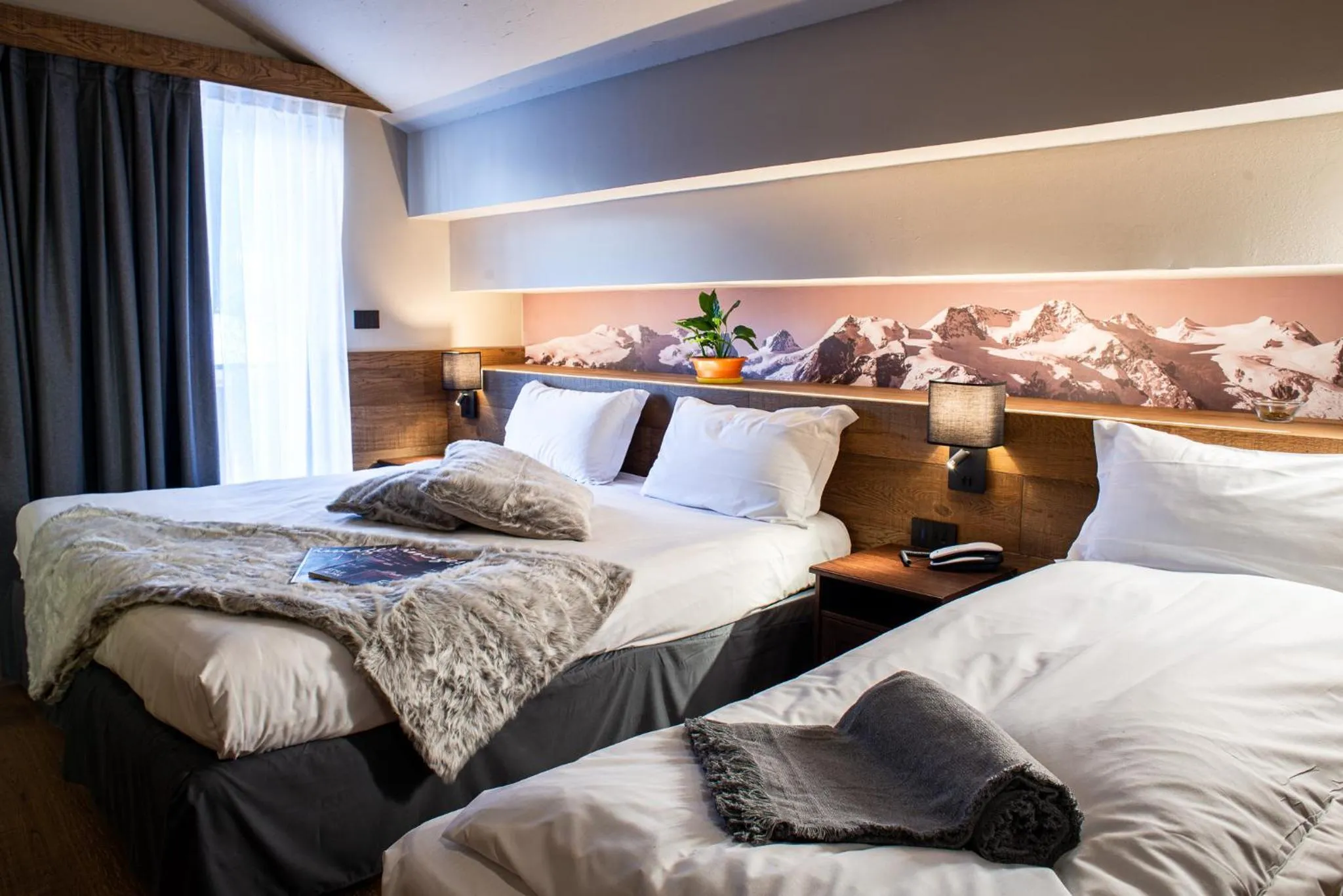 Bedroom, Bed in Hotel De Champoluc