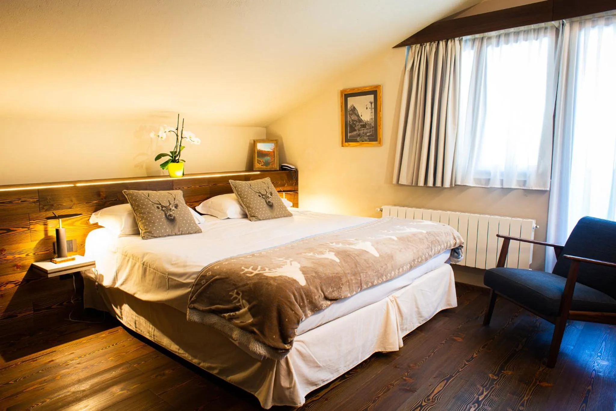 Bedroom, Bed in Hotel De Champoluc