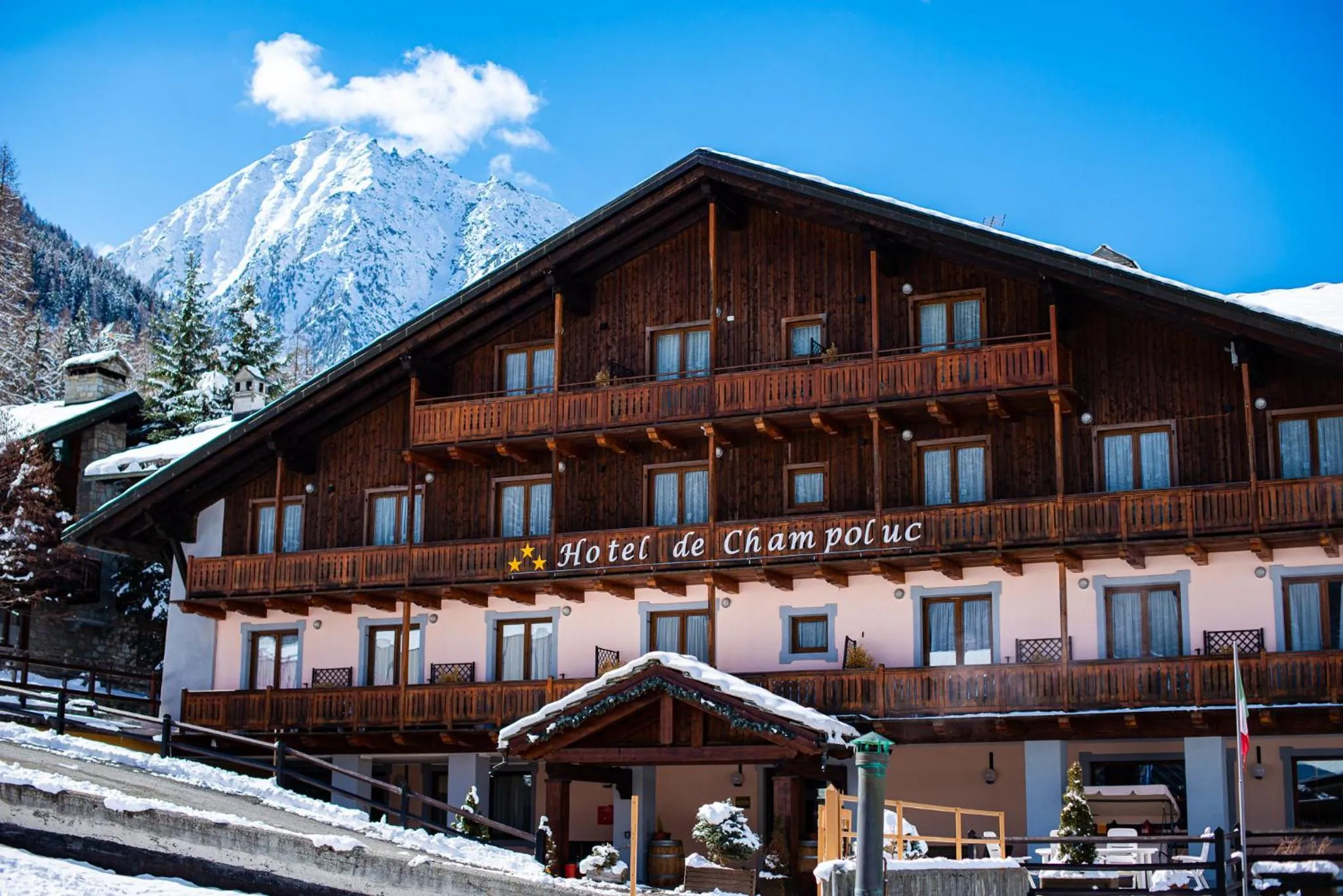 Property building in Hotel De Champoluc