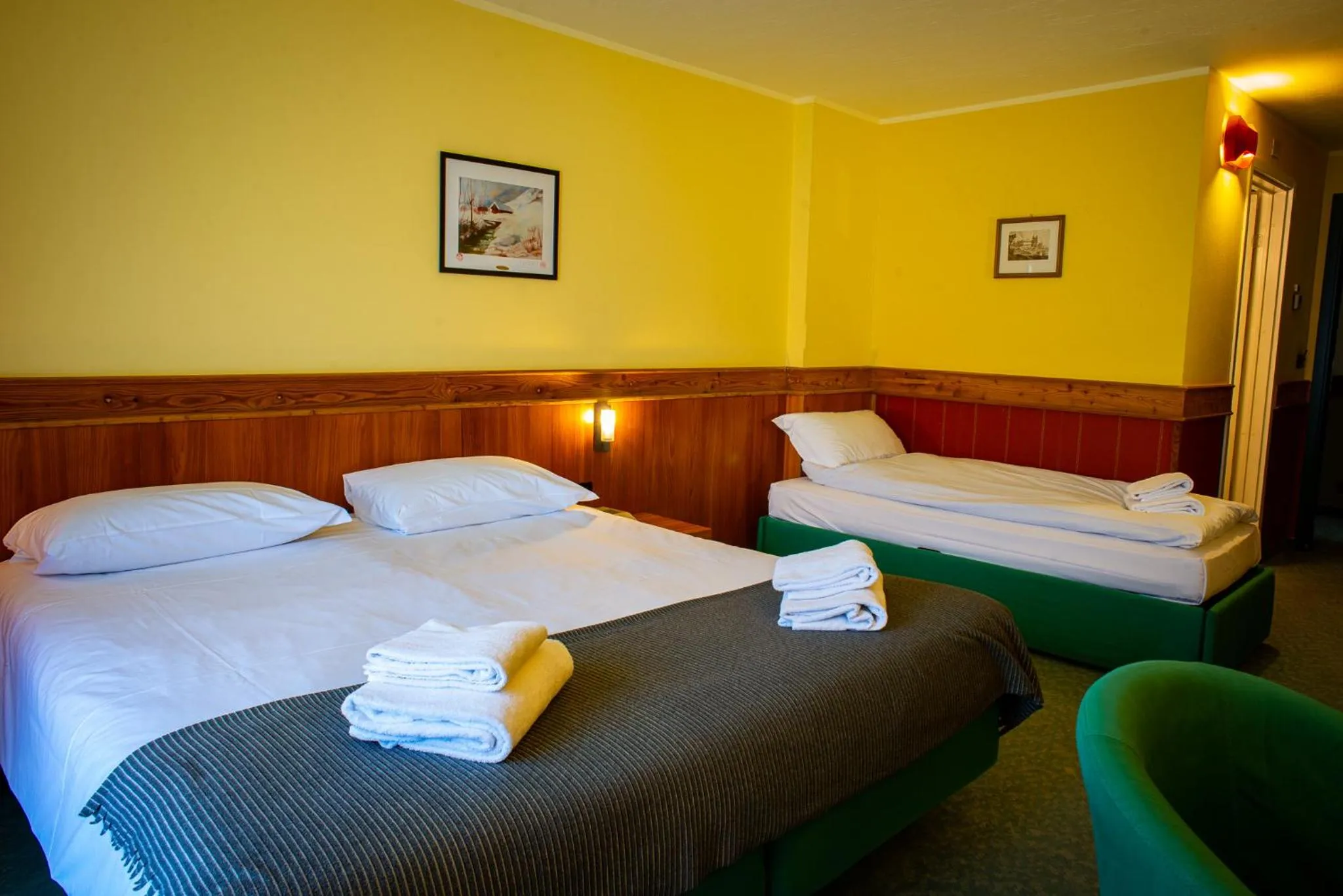 Bedroom, Bed in Hotel De Champoluc