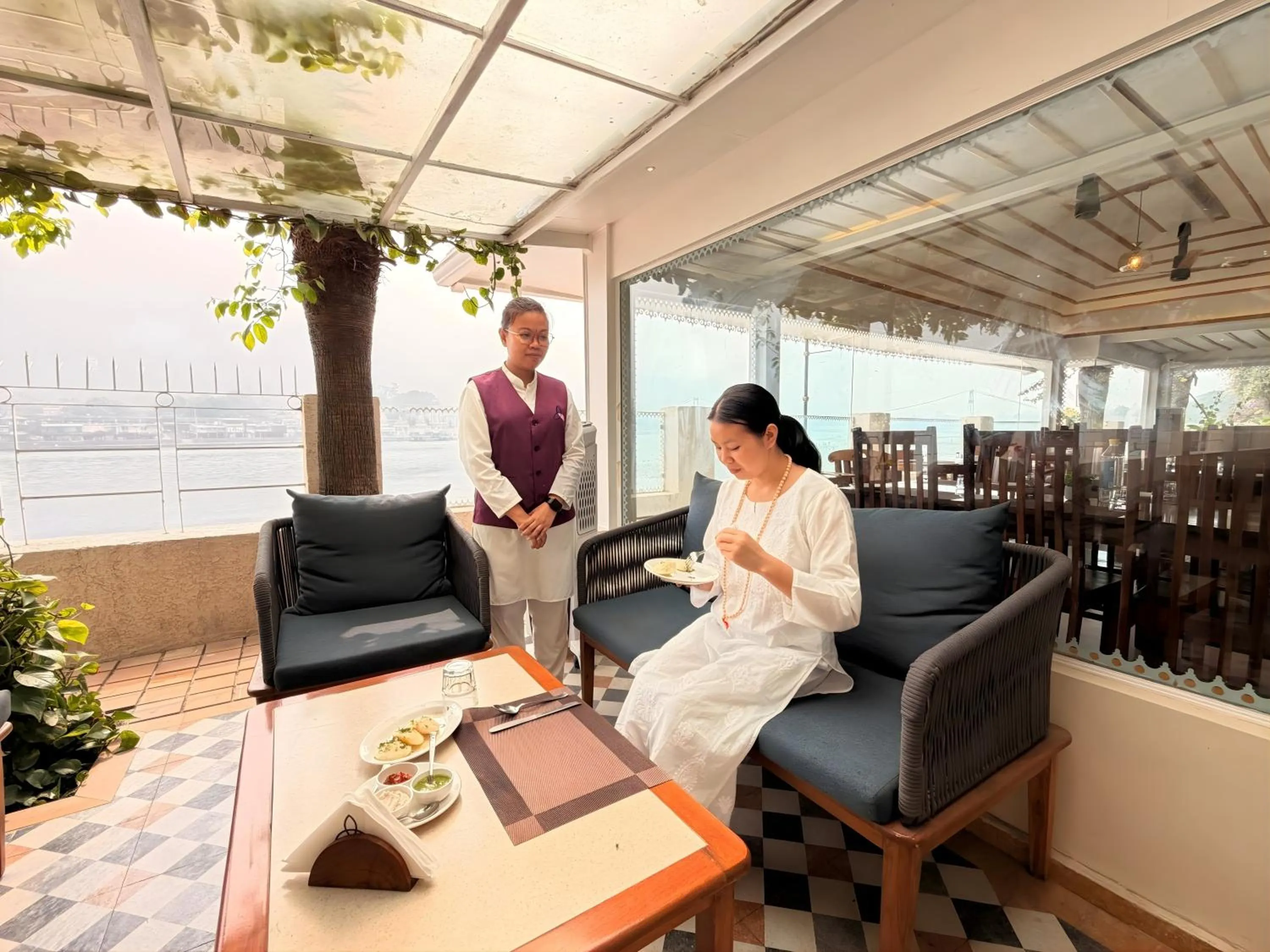 Restaurant/places to eat in Yog Niketan By Sanskriti