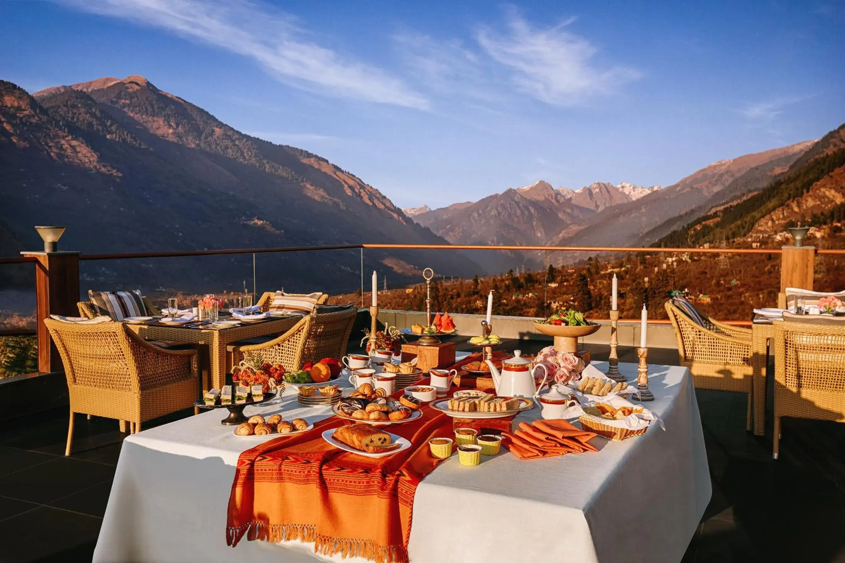 Breakfast in Baragarh Resort & Spa, Manali- IHCL SeleQtions Breakfast in Baragarh Resort & Spa, Manali- IHCL SeleQtions