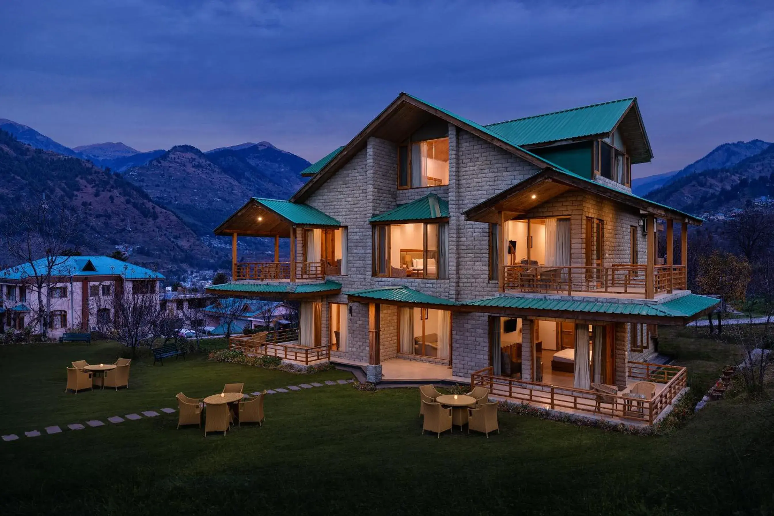 Property building in Baragarh Resort & Spa, Manali- IHCL SeleQtions Property building in Baragarh Resort & Spa, Manali- IHCL SeleQtions