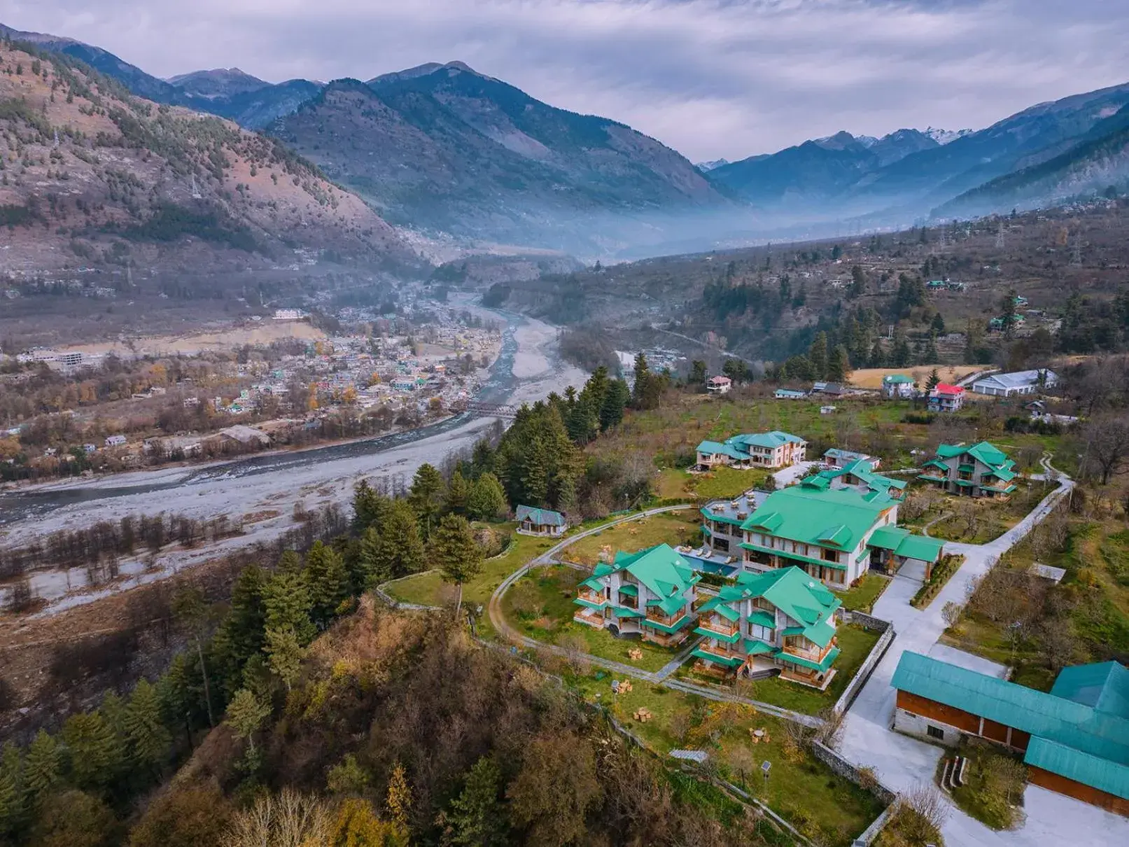 Mountain view in Baragarh Resort & Spa, Manali- IHCL SeleQtions Mountain view in Baragarh Resort & Spa, Manali- IHCL SeleQtions