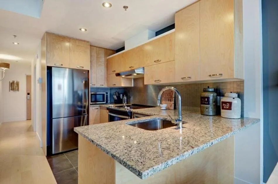 Kitchen or kitchenette in Les Immeubles Charlevoix - Le 760-214