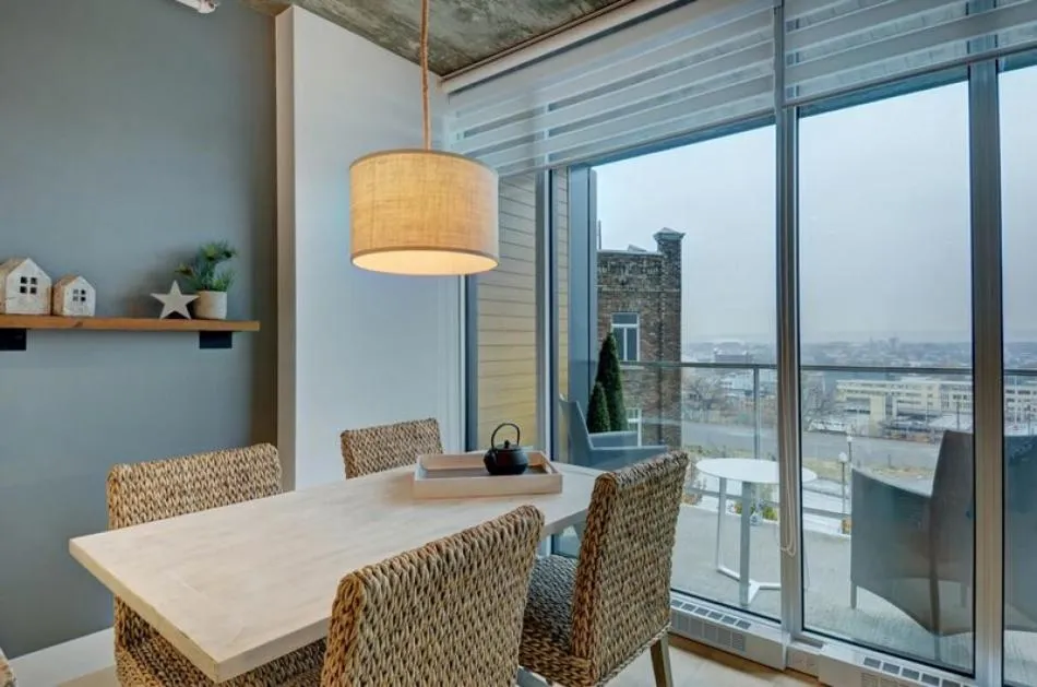 Dining area in Les Immeubles Charlevoix - Le 760-214