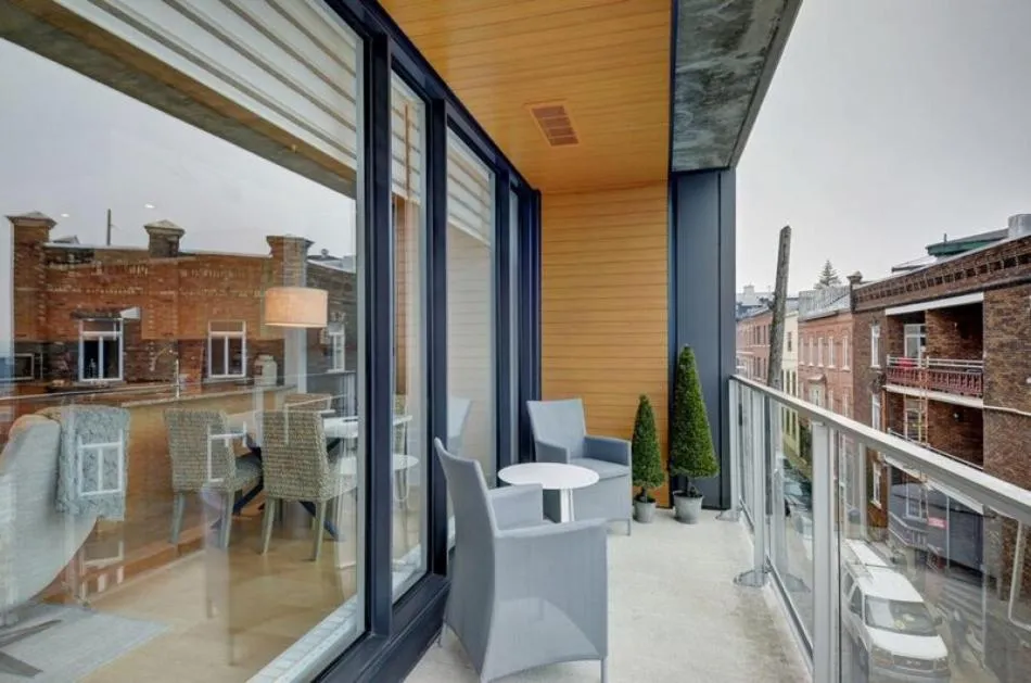 Day in Les Immeubles Charlevoix - Le 760-214