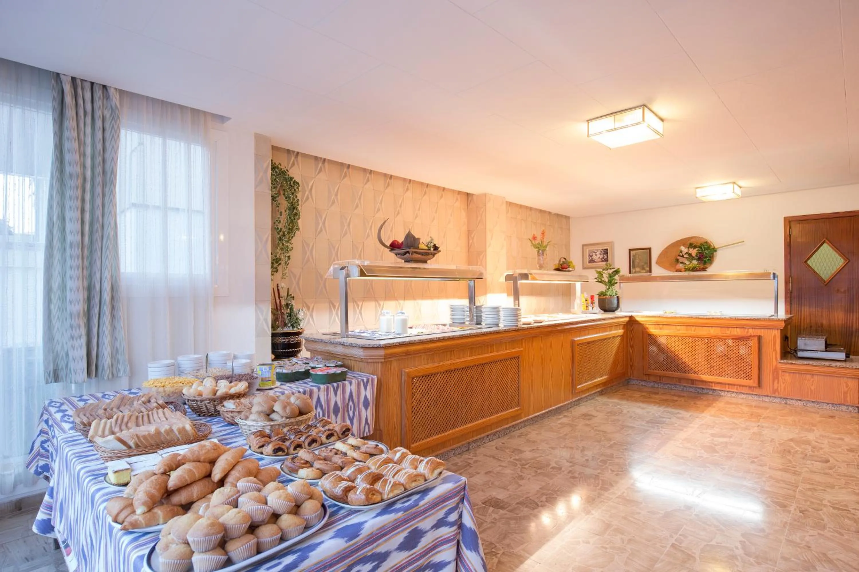 Restaurant/places to eat in Hotel Sultán